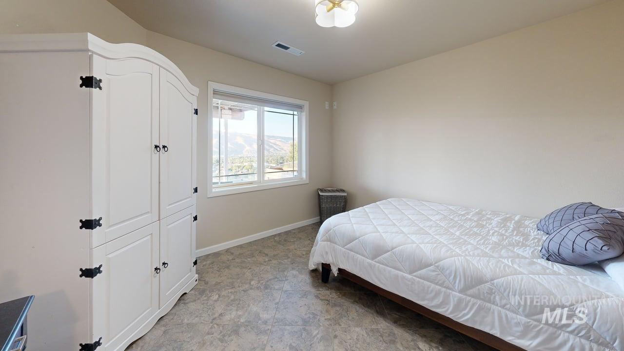 1724 Ridgeview Dr., Clarkston, Washington 99403, 4 Bedrooms, 4 Bathrooms, Residential For Sale, Price $615,000,MLS 98957900