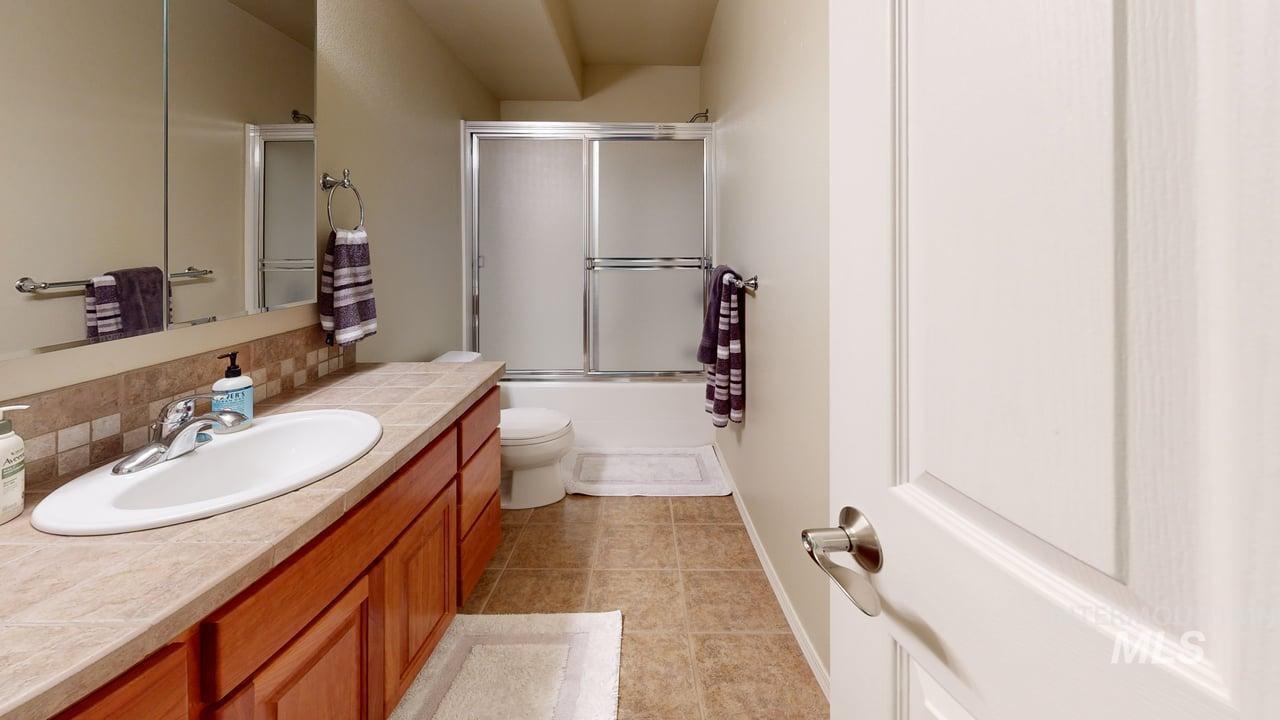 1724 Ridgeview Dr., Clarkston, Washington 99403, 4 Bedrooms, 4 Bathrooms, Residential For Sale, Price $615,000,MLS 98957900