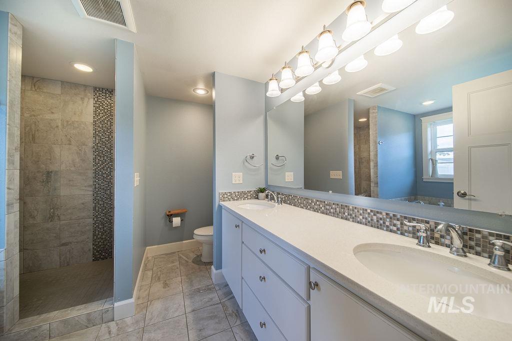 19809 Tammany Creek Rd, Lewiston, Idaho 83501, 4 Bedrooms, 3.5 Bathrooms, Residential For Sale, Price $925,000,MLS 98957924