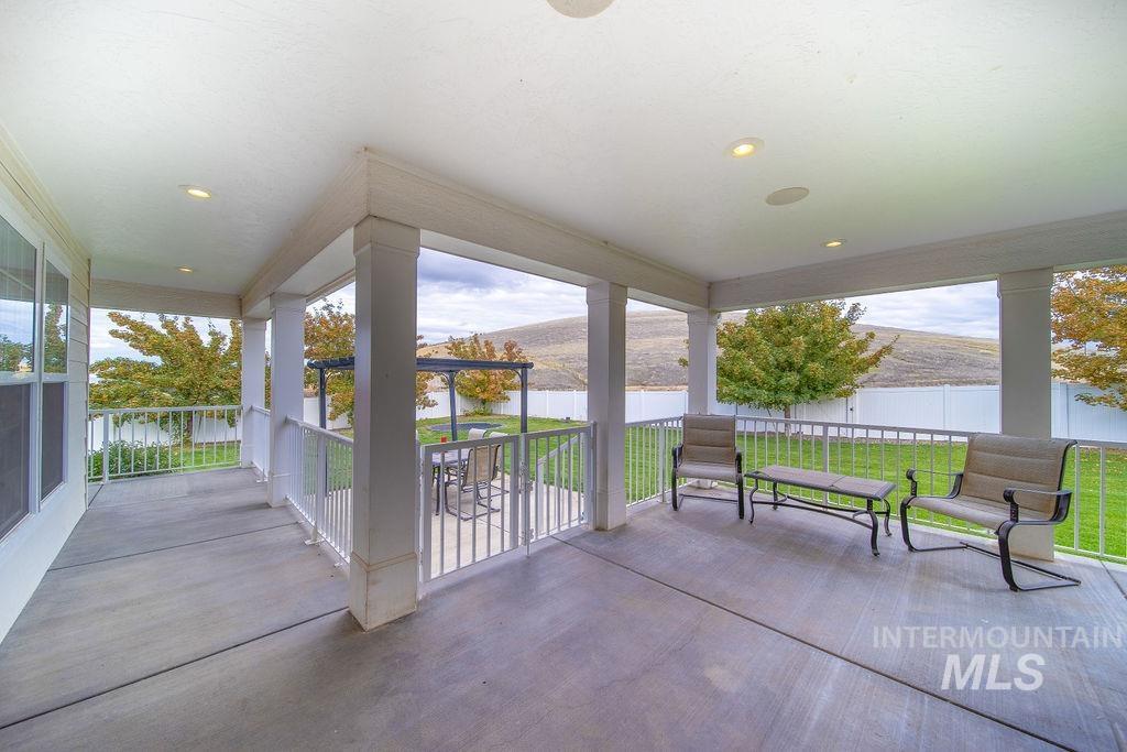19809 Tammany Creek Rd, Lewiston, Idaho 83501, 4 Bedrooms, 3.5 Bathrooms, Residential For Sale, Price $925,000,MLS 98957924