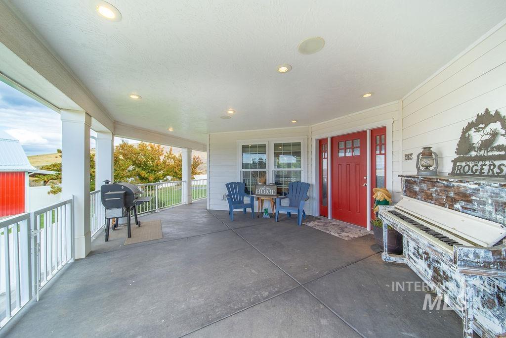 19809 Tammany Creek Rd, Lewiston, Idaho 83501, 4 Bedrooms, 3.5 Bathrooms, Residential For Sale, Price $925,000,MLS 98957924