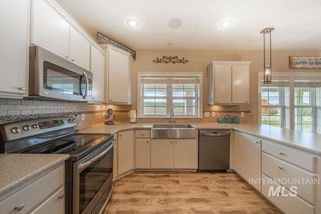 19809 Tammany Creek Rd, Lewiston, Idaho 83501, 4 Bedrooms, 3.5 Bathrooms, Residential For Sale, Price $925,000,MLS 98957924