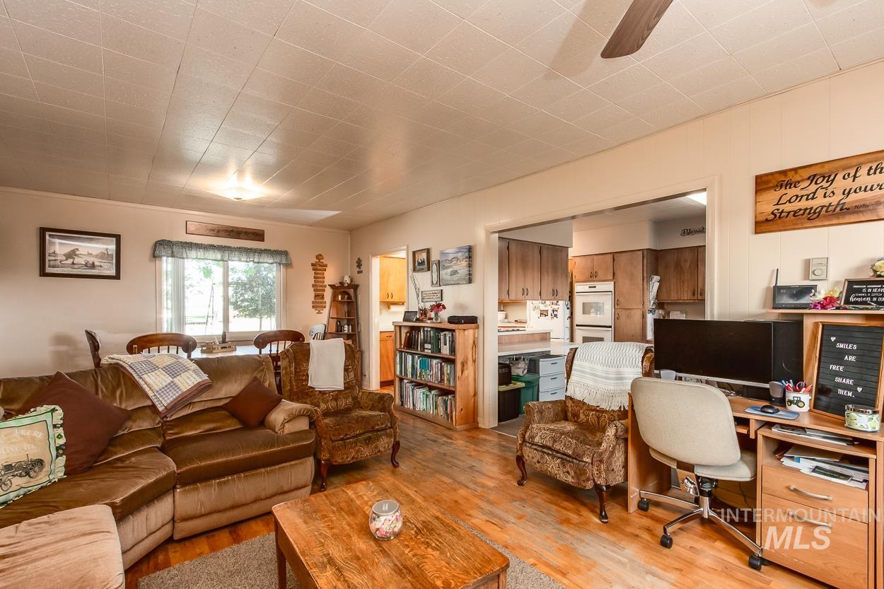 8600 Hillview RD, Emmett, Idaho 83617, 3 Bedrooms, 2 Bathrooms, Farm & Ranch For Sale, Price $1,750,000, 98957937