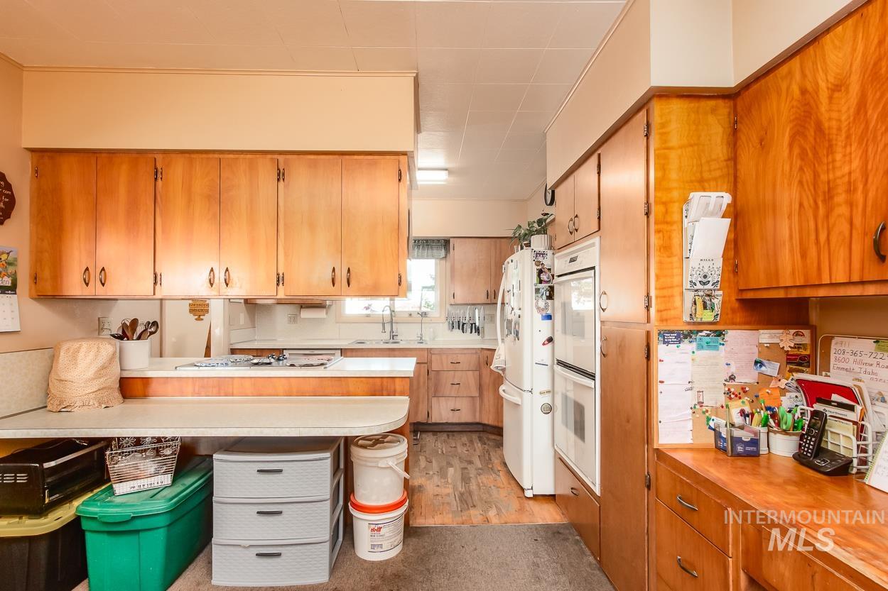 8600 Hillview RD, Emmett, Idaho 83617, 3 Bedrooms, 2 Bathrooms, Farm & Ranch For Sale, Price $1,750,000, 98957937