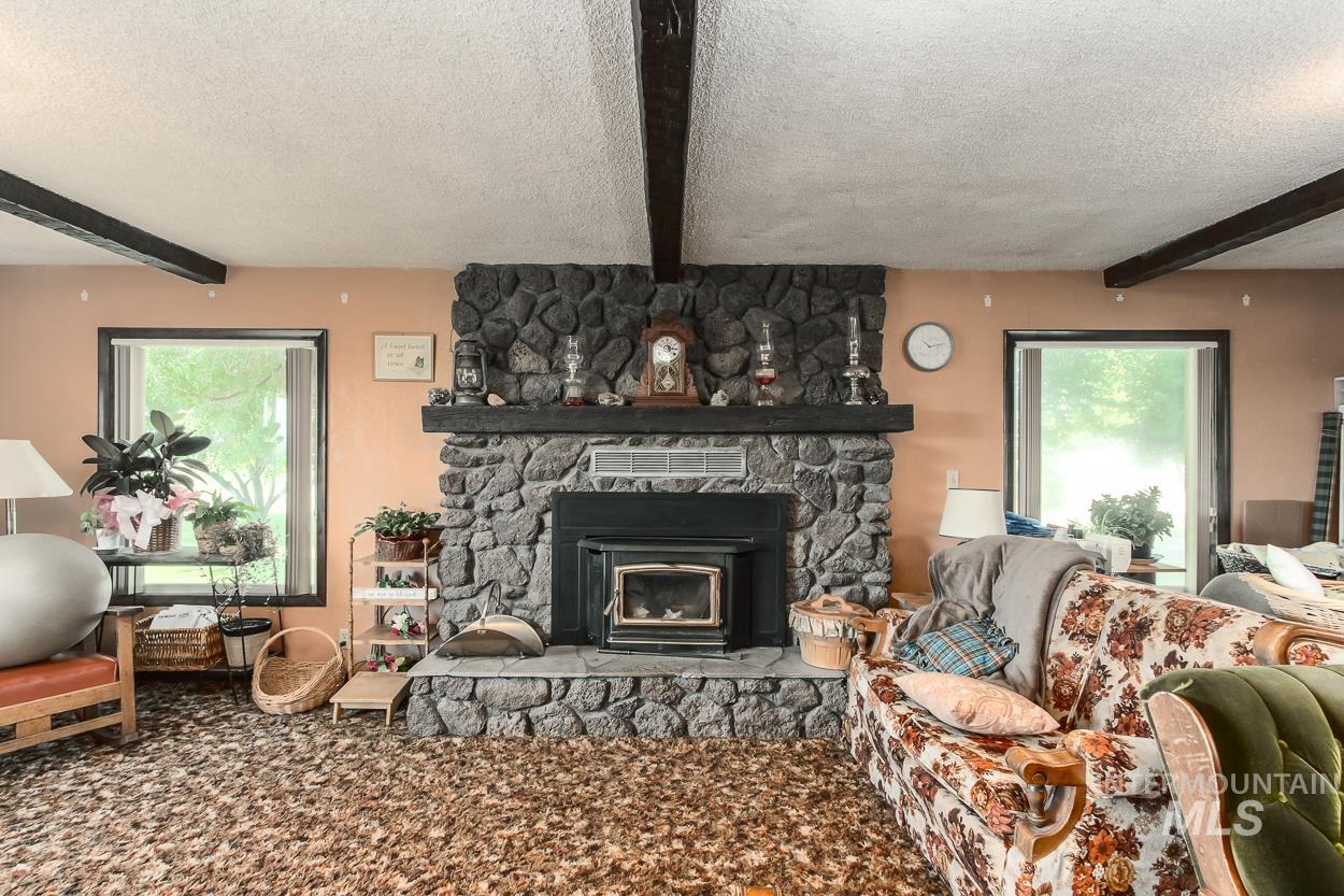 8600 Hillview RD, Emmett, Idaho 83617, 3 Bedrooms, 2 Bathrooms, Farm & Ranch For Sale, Price $1,750,000, 98957937