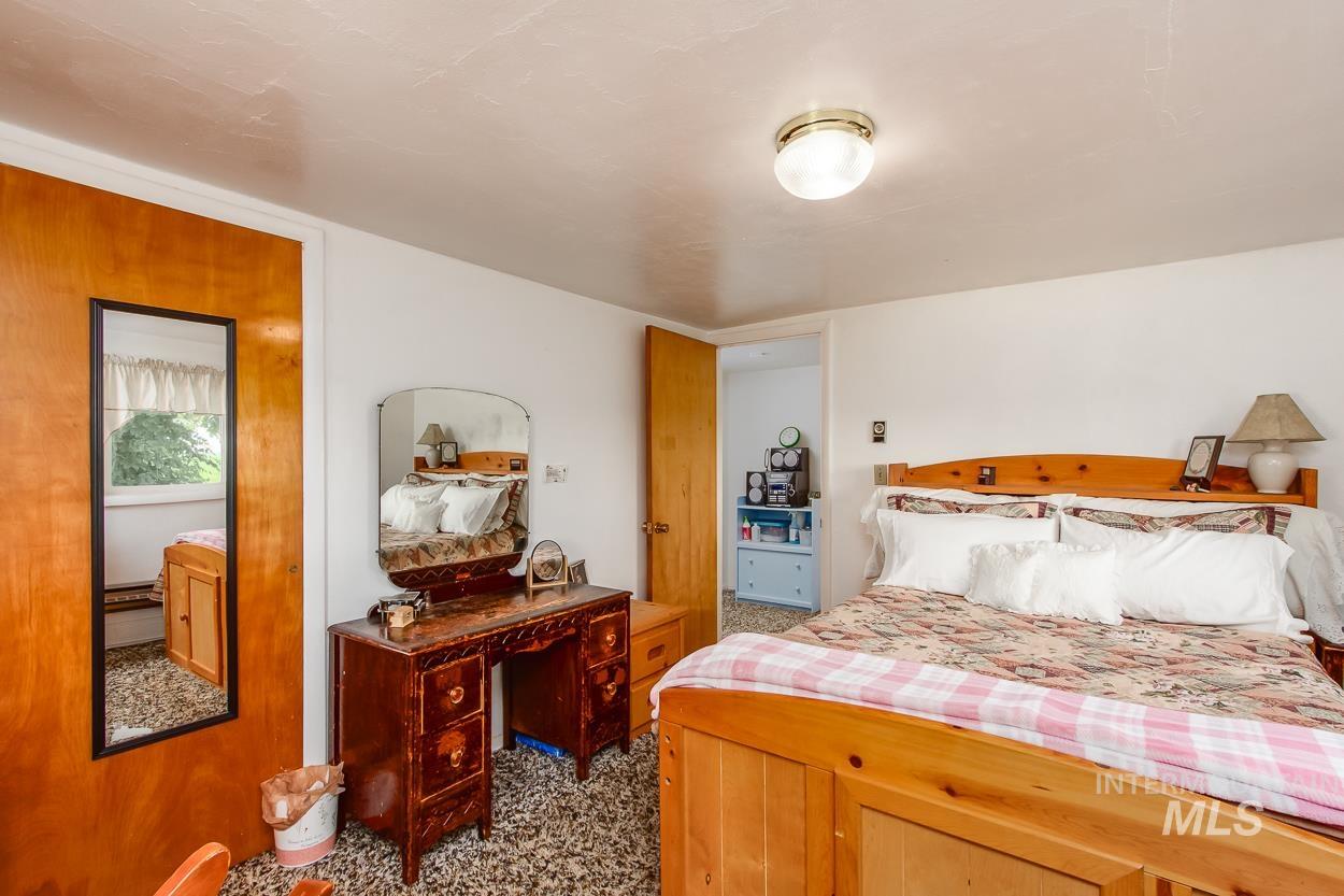 8600 Hillview RD, Emmett, Idaho 83617, 3 Bedrooms, 2 Bathrooms, Farm & Ranch For Sale, Price $1,750,000, 98957937