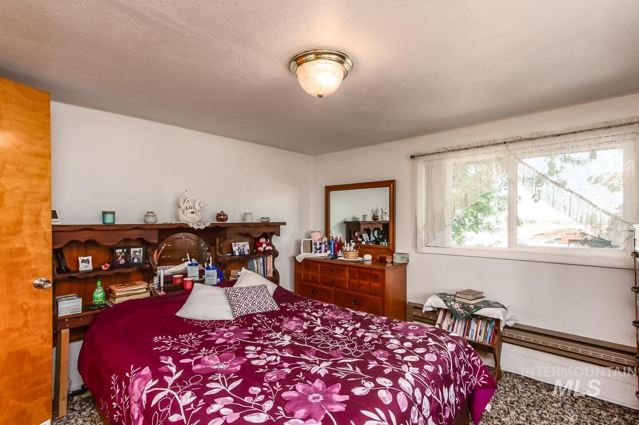 8600 Hillview RD, Emmett, Idaho 83617, 3 Bedrooms, 2 Bathrooms, Farm & Ranch For Sale, Price $1,750,000, 98957937