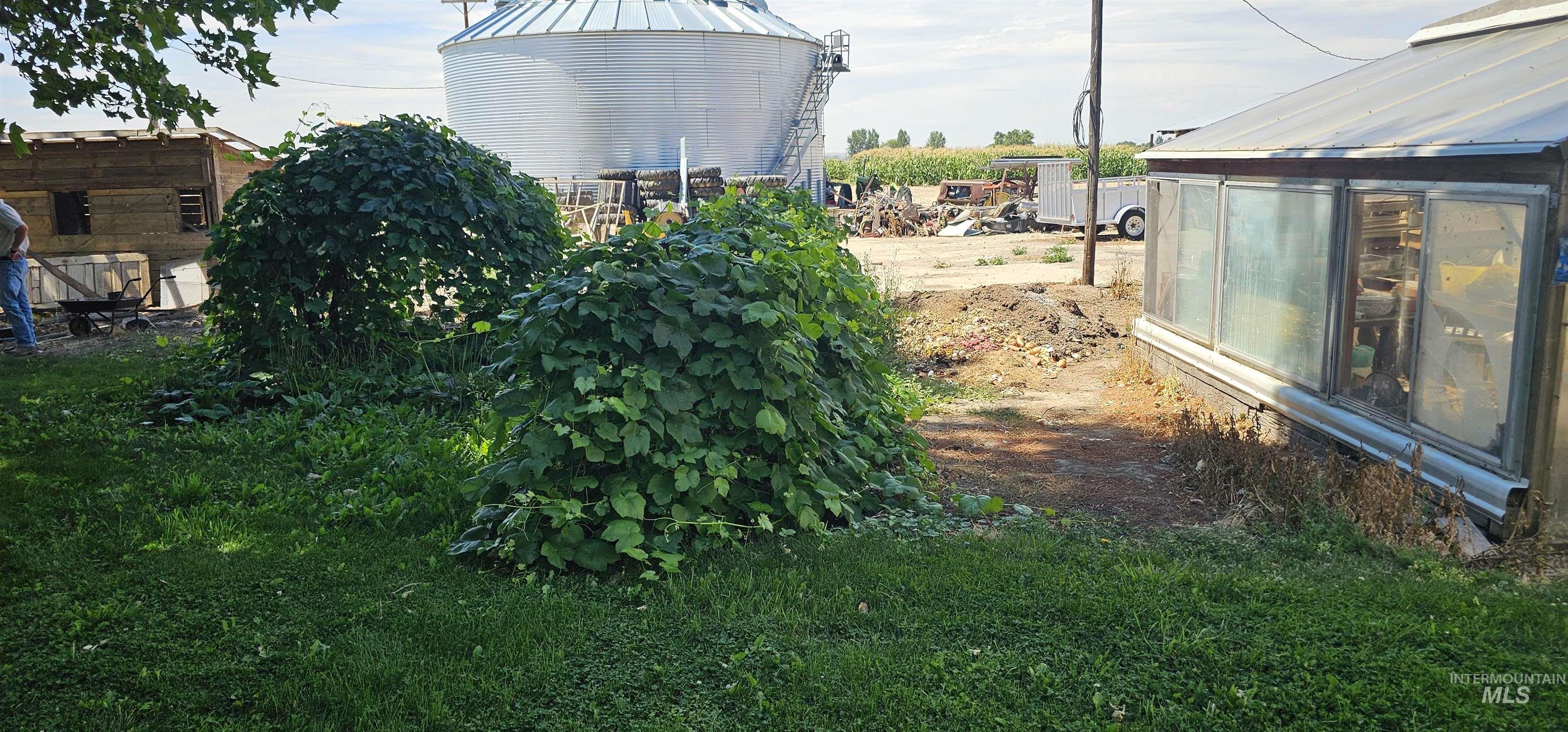 8600 Hillview RD, Emmett, Idaho 83617, 3 Bedrooms, 2 Bathrooms, Farm & Ranch For Sale, Price $1,750,000, 98957937