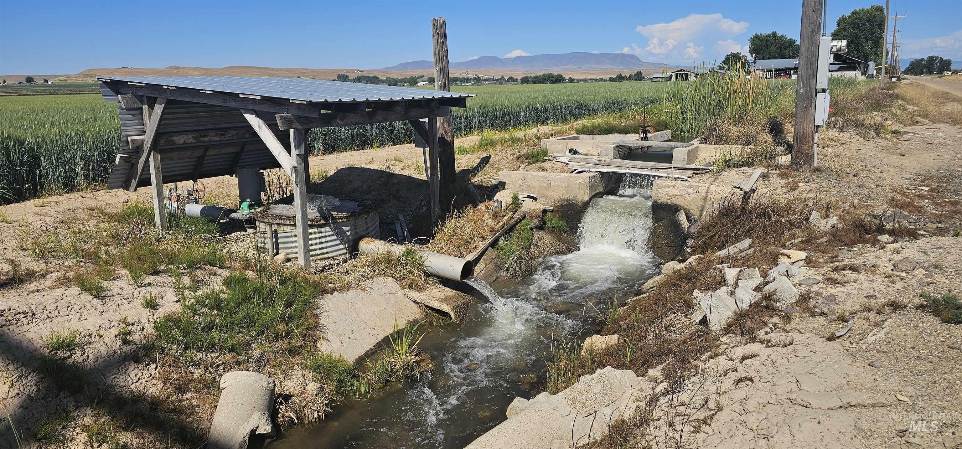 8600 Hillview RD, Emmett, Idaho 83617, 3 Bedrooms, 2 Bathrooms, Farm & Ranch For Sale, Price $1,750,000, 98957937