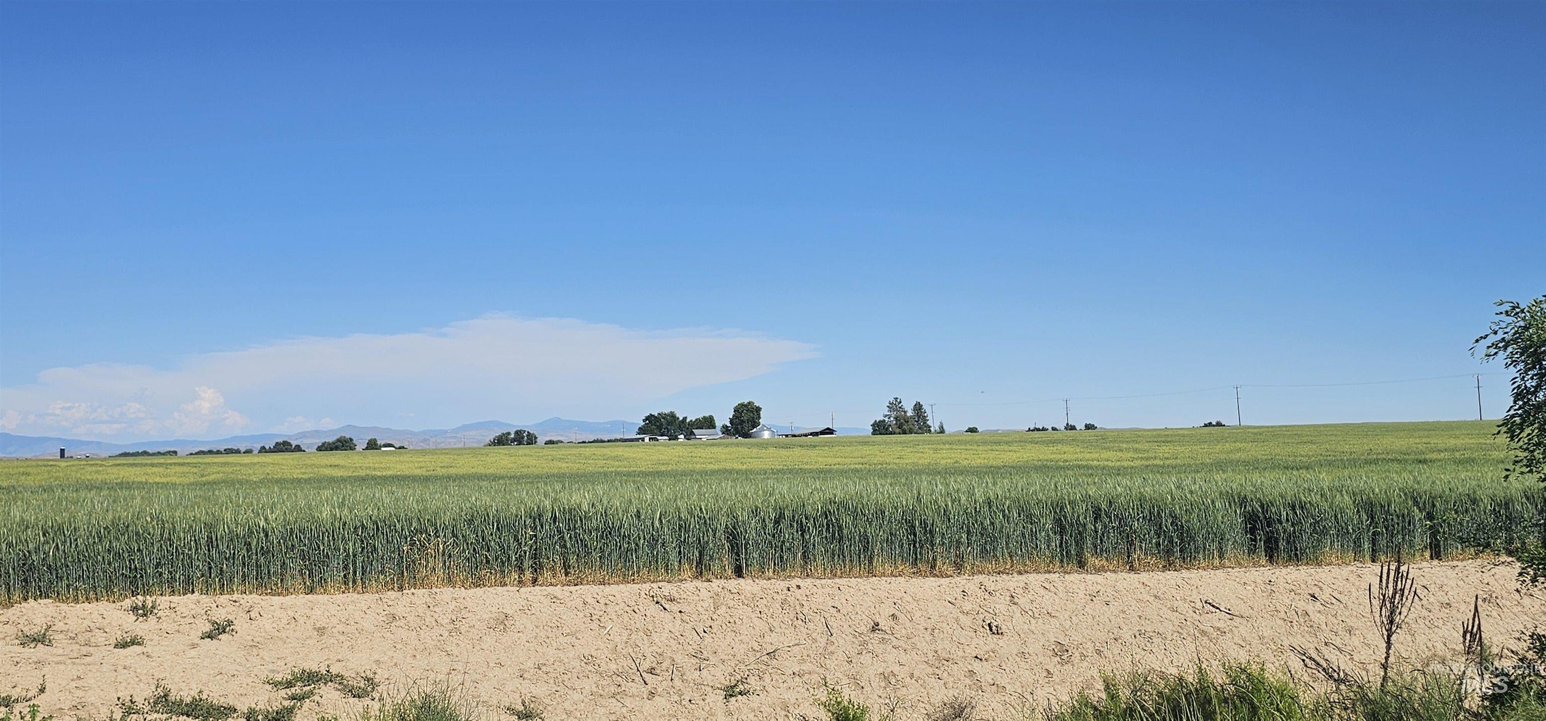 8600 Hillview RD, Emmett, Idaho 83617, 3 Bedrooms, 2 Bathrooms, Farm & Ranch For Sale, Price $1,750,000, 98957937