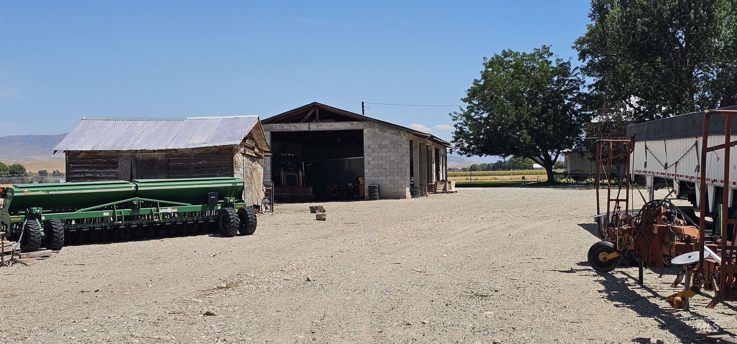 8600 Hillview RD, Emmett, Idaho 83617, 3 Bedrooms, 2 Bathrooms, Farm & Ranch For Sale, Price $1,750,000, 98957937