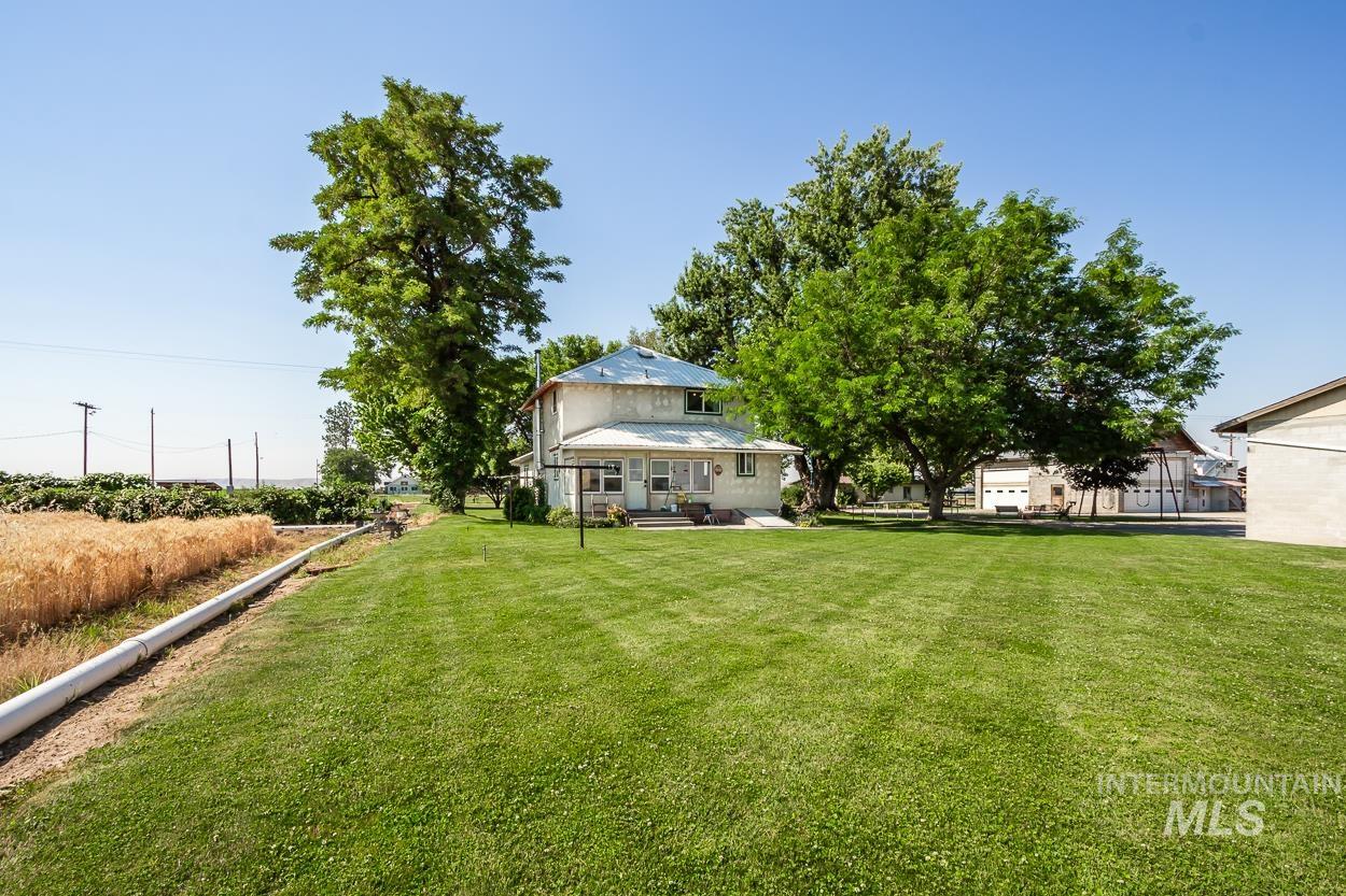 8600 Hillview RD, Emmett, Idaho 83617, 3 Bedrooms, 2 Bathrooms, Farm & Ranch For Sale, Price $1,750,000, 98957937