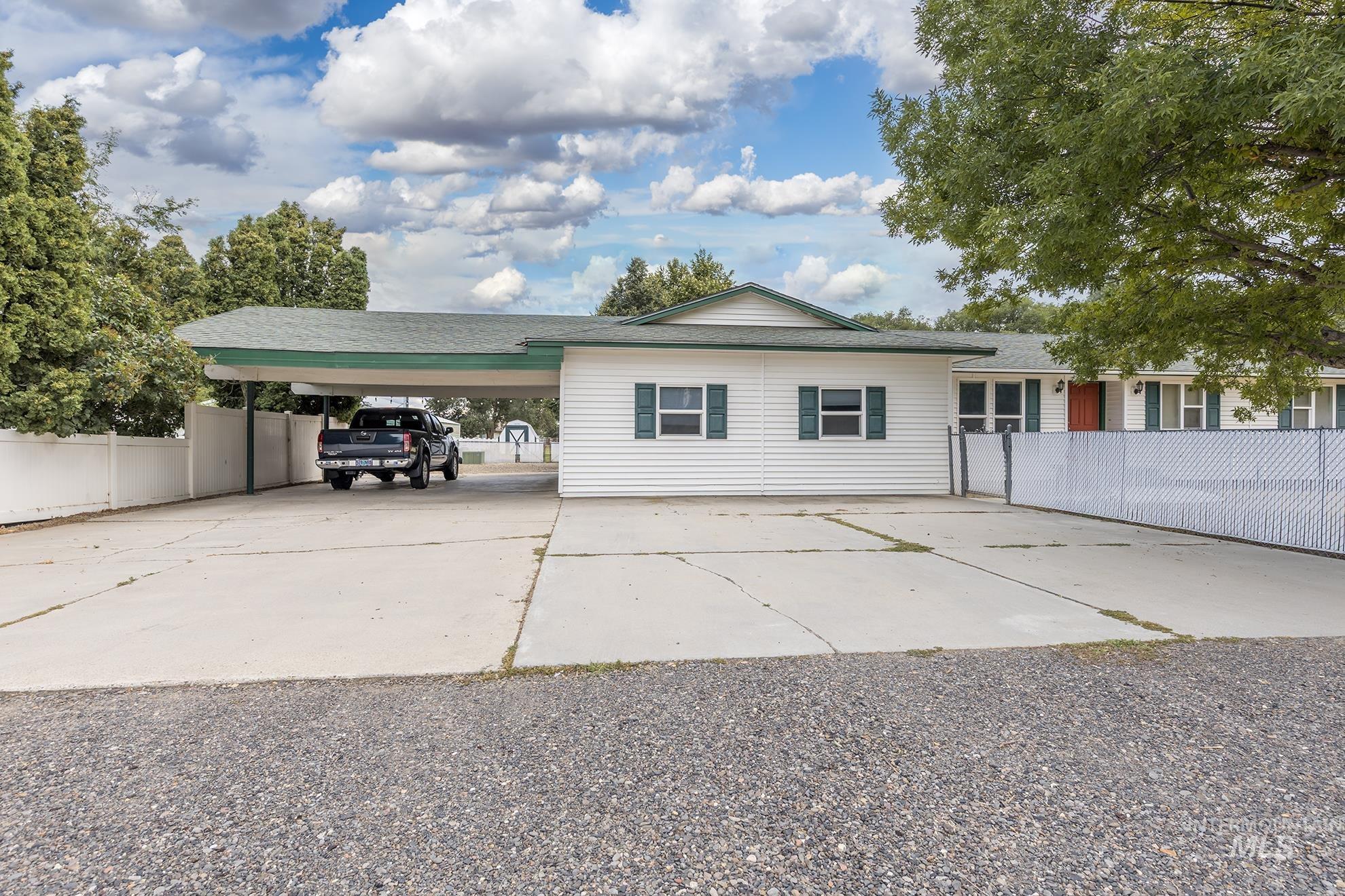 885 Airport Rd, Vale, Oregon 97918, 3 Bedrooms, 2 Bathrooms, Residential For Sale, Price $379,000,MLS 98957955