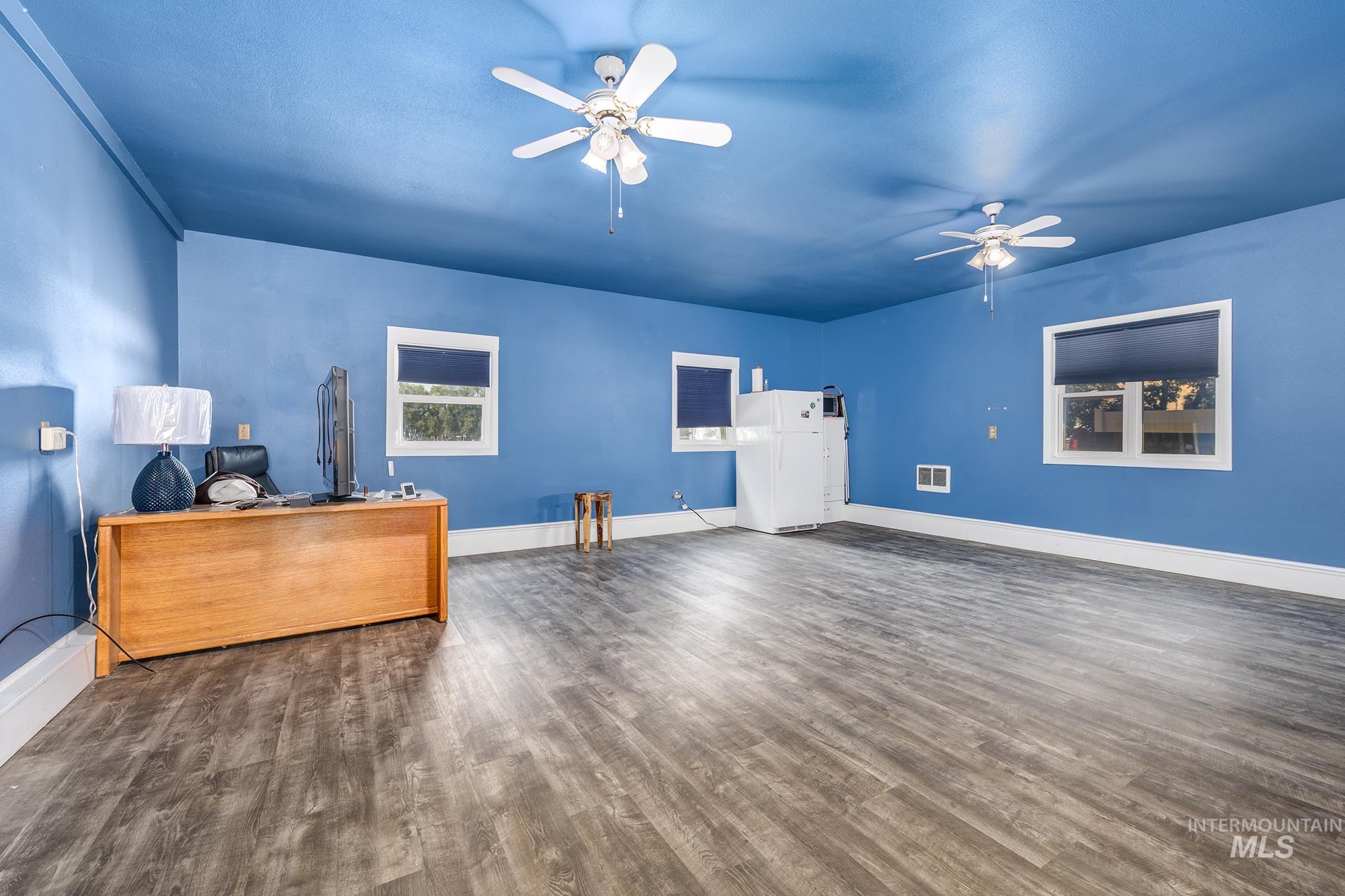 885 Airport Rd, Vale, Oregon 97918, 3 Bedrooms, 2 Bathrooms, Residential For Sale, Price $379,000, 98957955