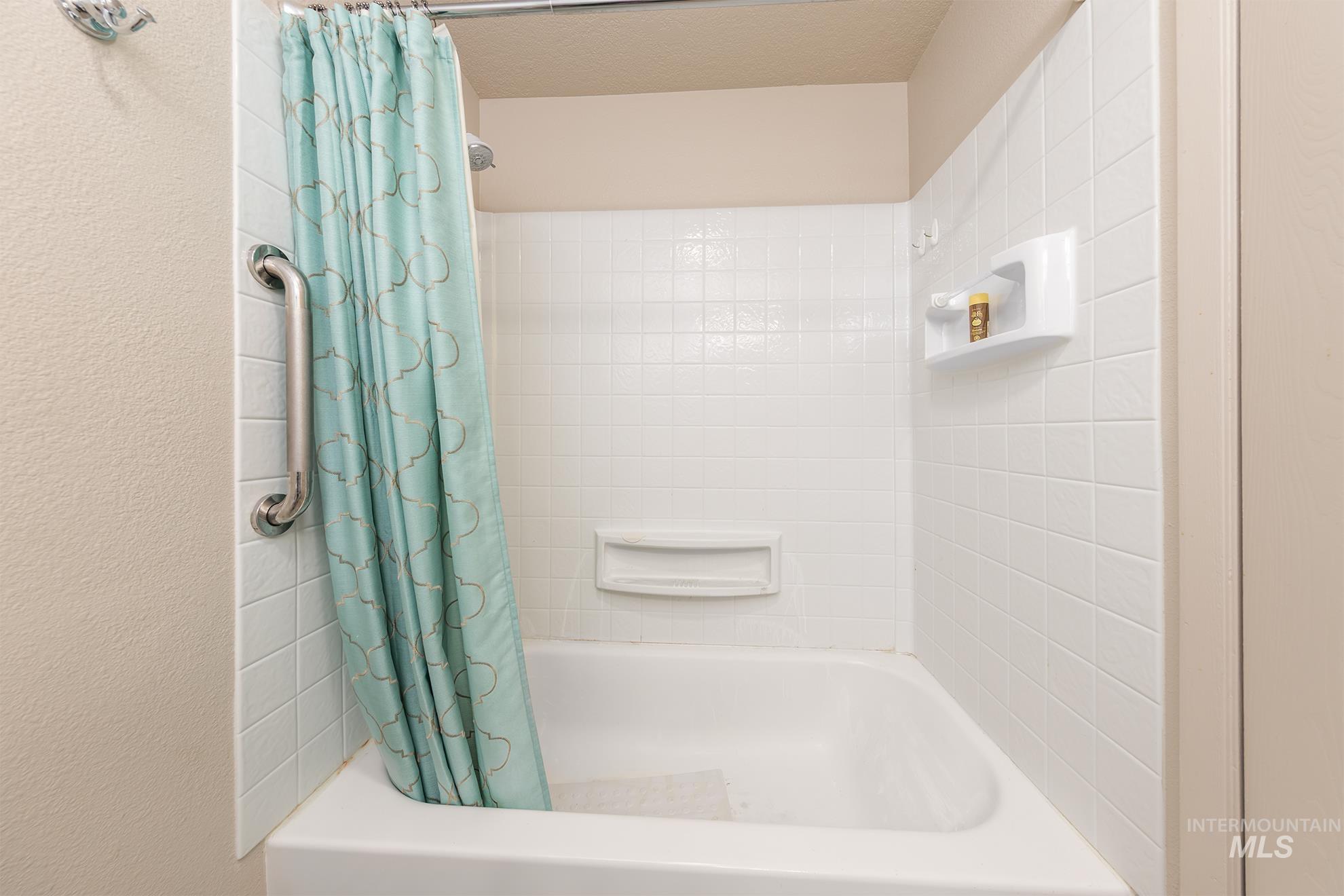 885 Airport Rd, Vale, Oregon 97918, 3 Bedrooms, 2 Bathrooms, Residential For Sale, Price $379,000,MLS 98957955