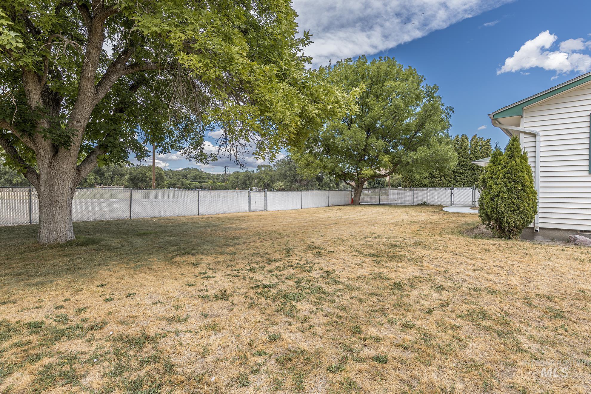 885 Airport Rd, Vale, Oregon 97918, 3 Bedrooms, 2 Bathrooms, Residential For Sale, Price $379,000, 98957955