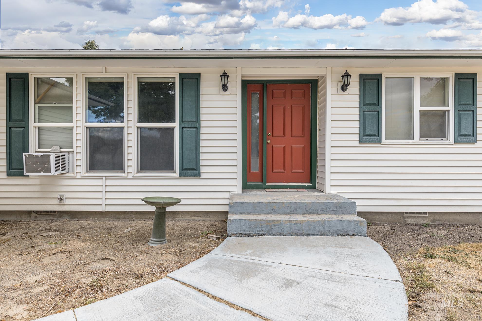 885 Airport Rd, Vale, Oregon 97918, 3 Bedrooms, 2 Bathrooms, Residential For Sale, Price $379,000,MLS 98957955