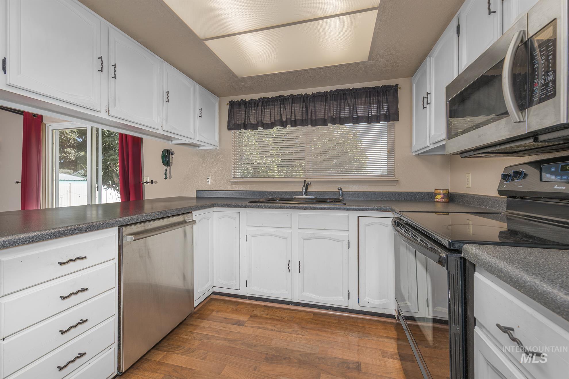 885 Airport Rd, Vale, Oregon 97918, 3 Bedrooms, 2 Bathrooms, Residential For Sale, Price $379,000, 98957955