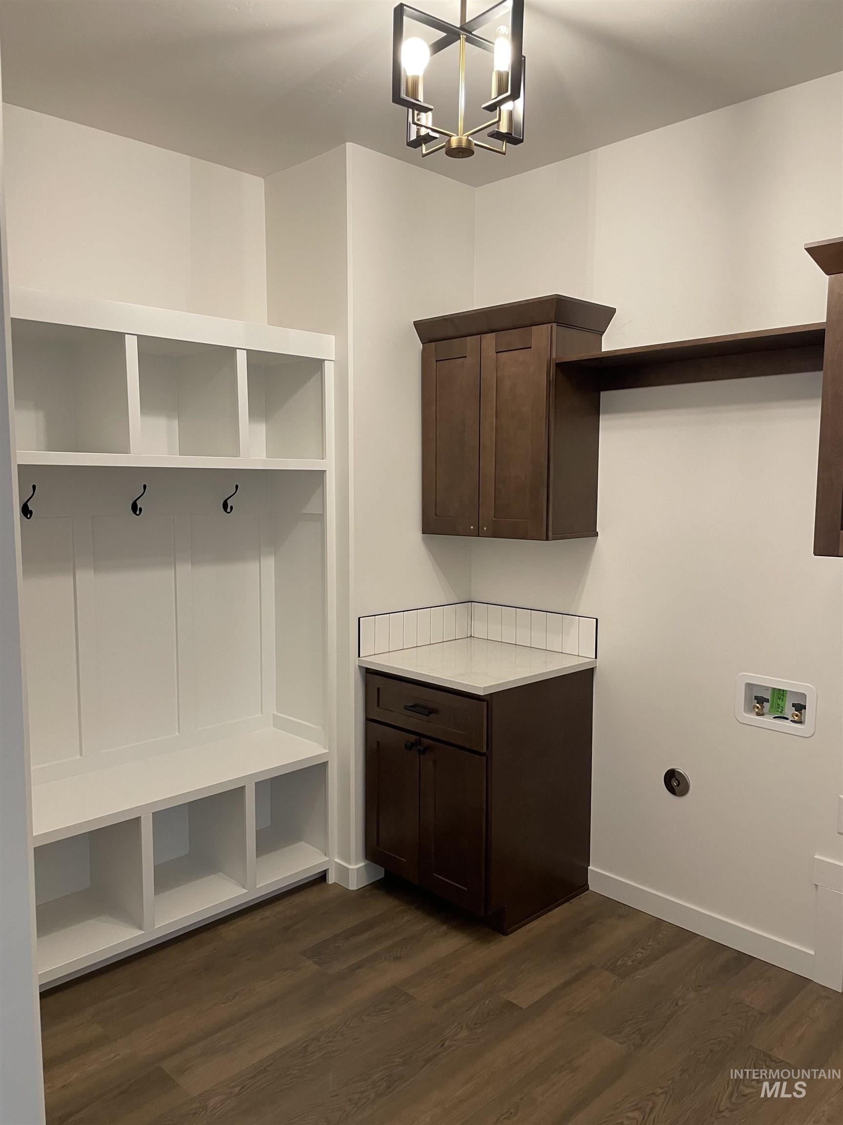 916 Kenbrook Loop, Twin Falls, Idaho 83301-4891, 4 Bedrooms, 2 Bathrooms, Residential For Sale, Price $499,900,MLS 98957965