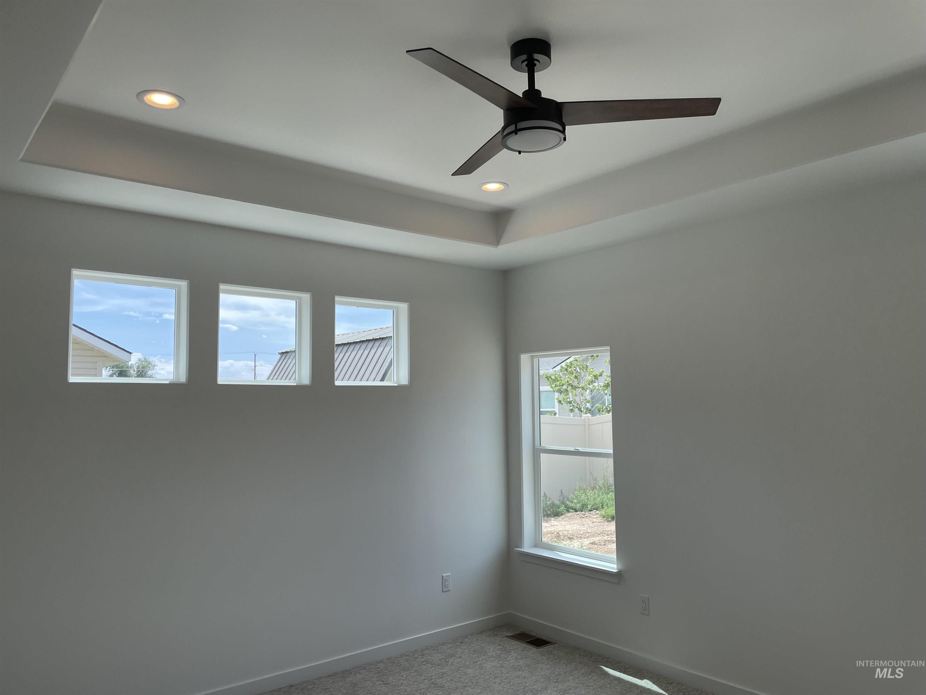 916 Kenbrook Loop, Twin Falls, Idaho 83301-4891, 4 Bedrooms, 2 Bathrooms, Residential For Sale, Price $499,900,MLS 98957965