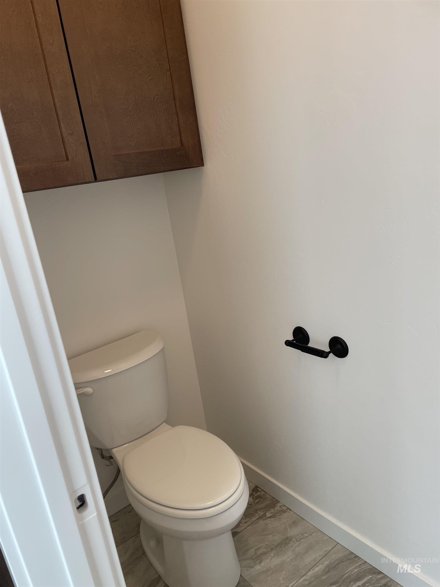 916 Kenbrook Loop, Twin Falls, Idaho 83301-4891, 4 Bedrooms, 2 Bathrooms, Residential For Sale, Price $499,900,MLS 98957965