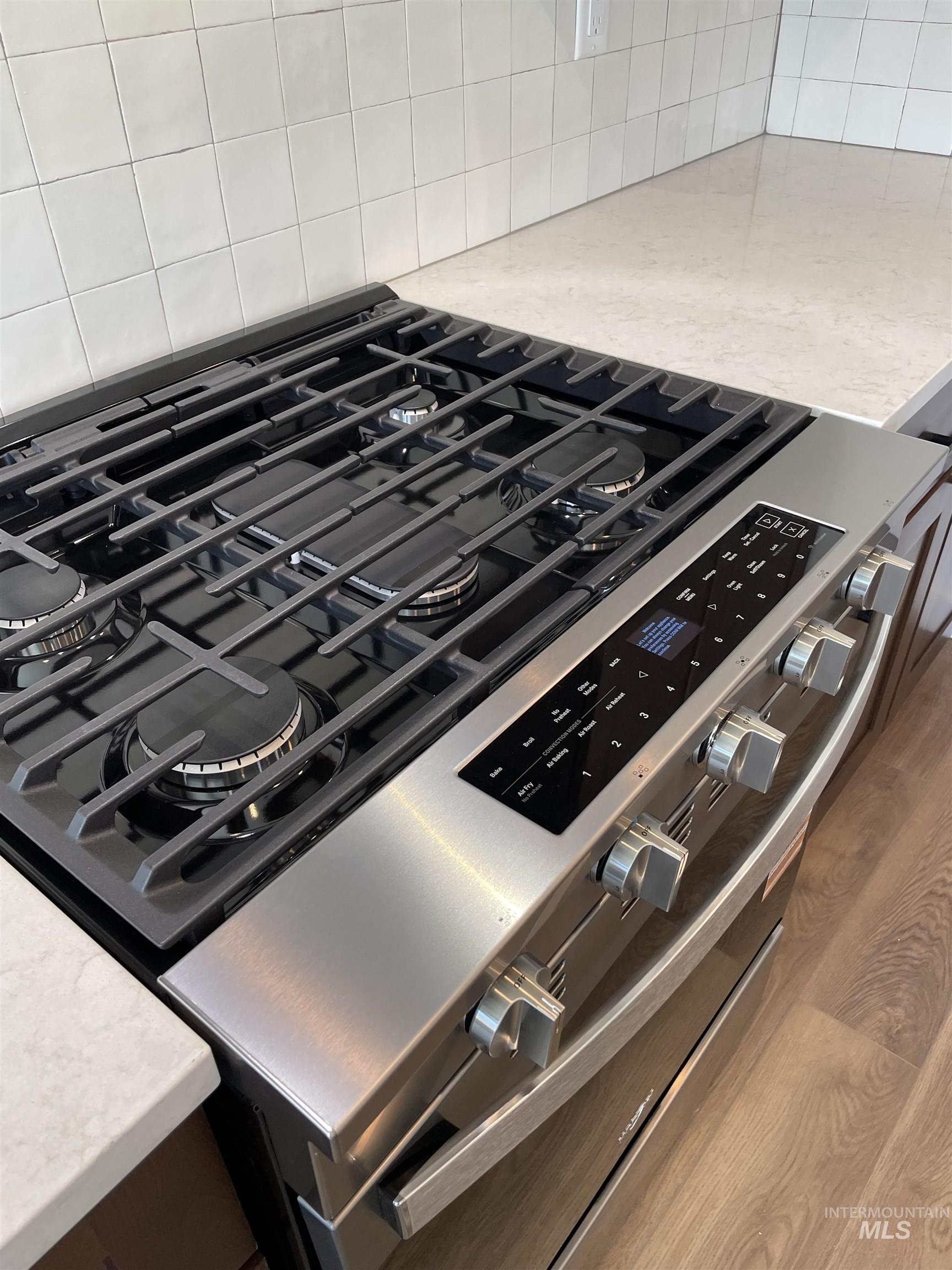 916 Kenbrook Loop, Twin Falls, Idaho 83301-4891, 4 Bedrooms, 2 Bathrooms, Residential For Sale, Price $499,900,MLS 98957965