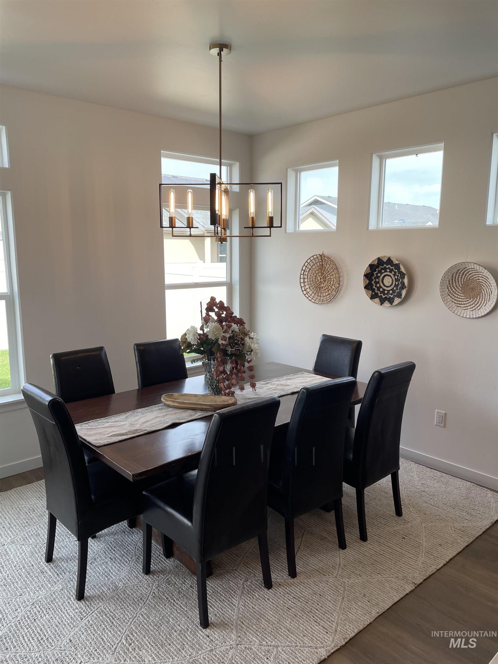 916 Kenbrook Loop, Twin Falls, Idaho 83301-4891, 4 Bedrooms, 2 Bathrooms, Residential For Sale, Price $499,900,MLS 98957965