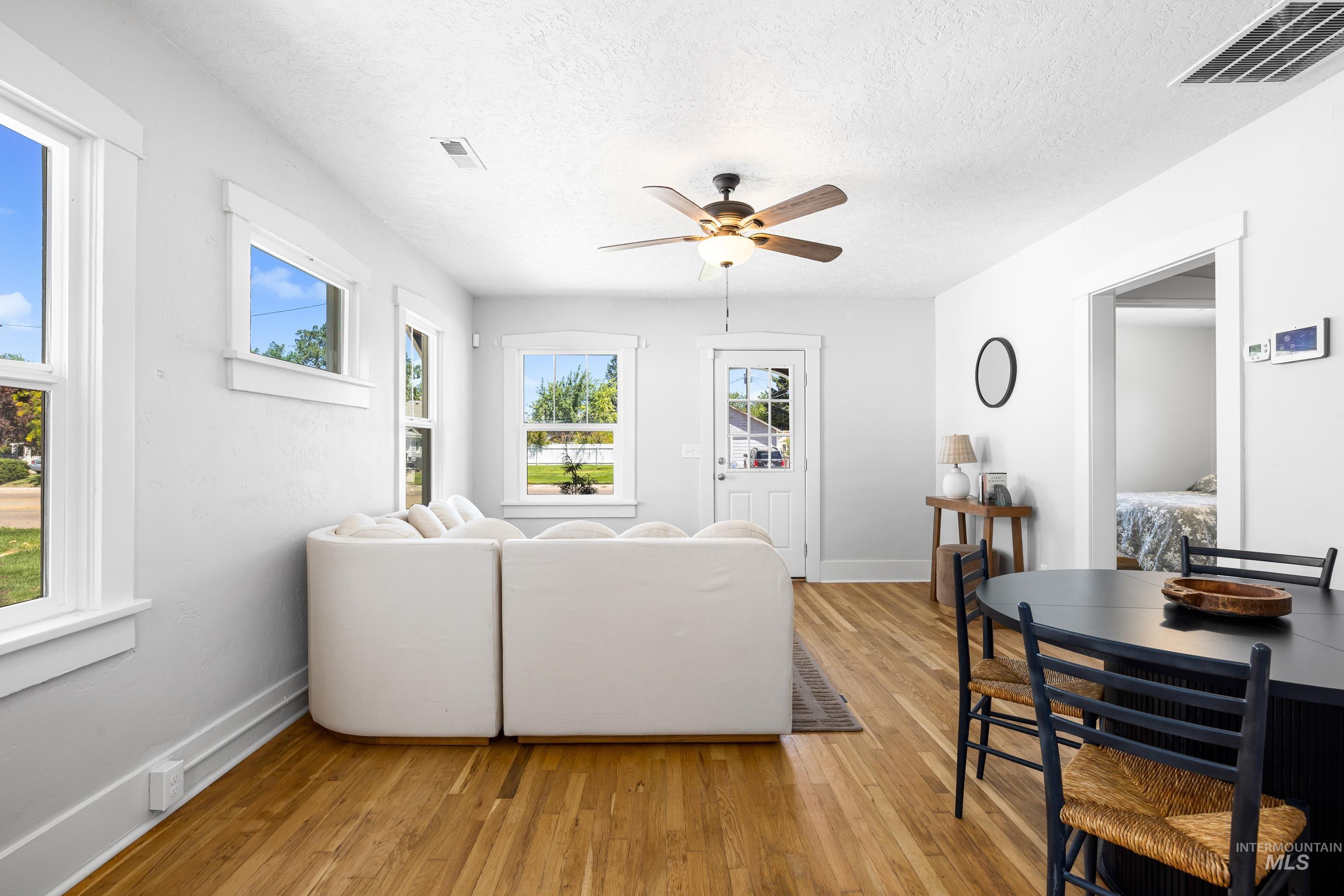 911 7th St South, Nampa, Idaho 83651, 3 Bedrooms, 2 Bathrooms, Residential For Sale, Price $345,000,MLS 98957973