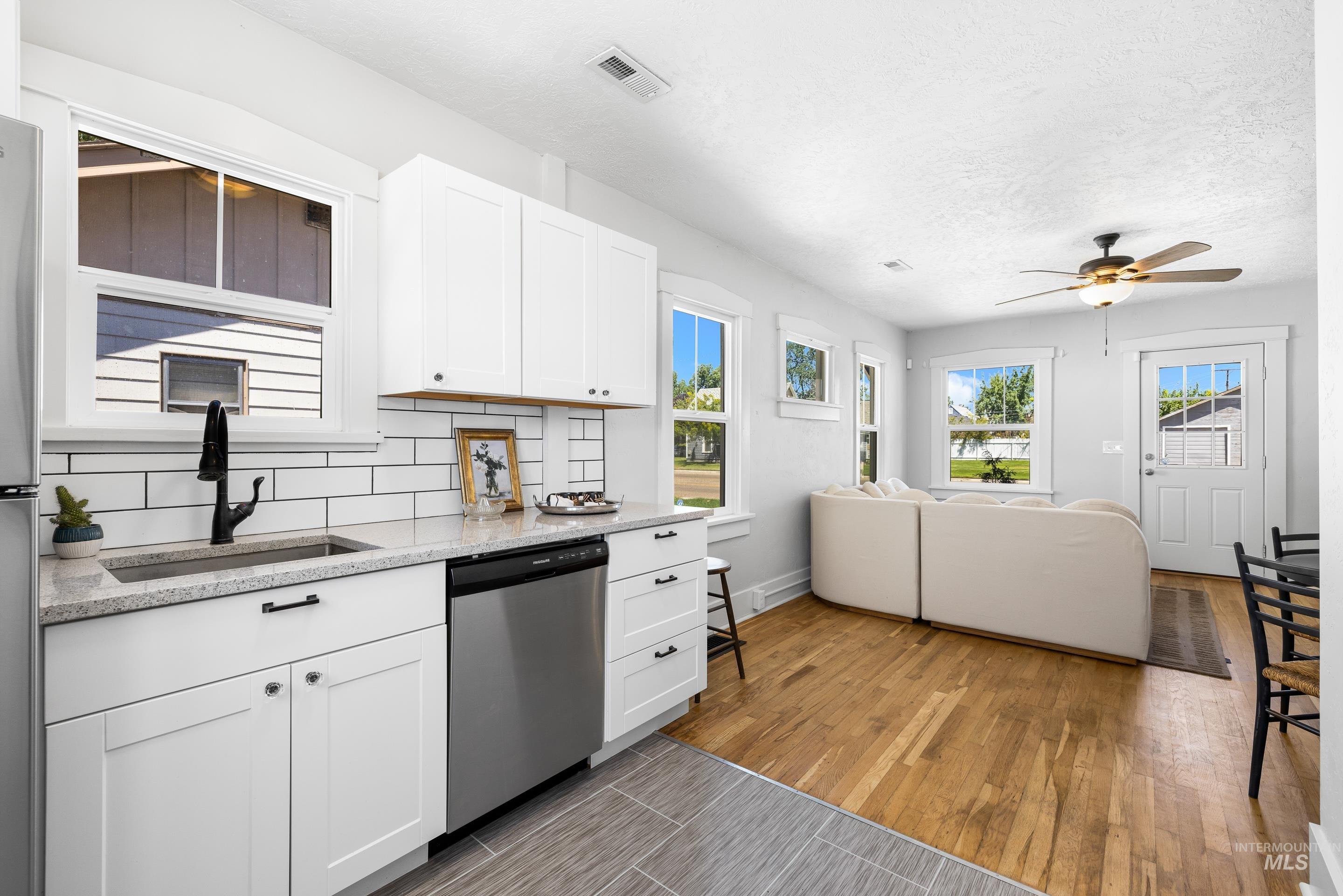 911 7th St South, Nampa, Idaho 83651, 3 Bedrooms, 2 Bathrooms, Residential For Sale, Price $345,000,MLS 98957973