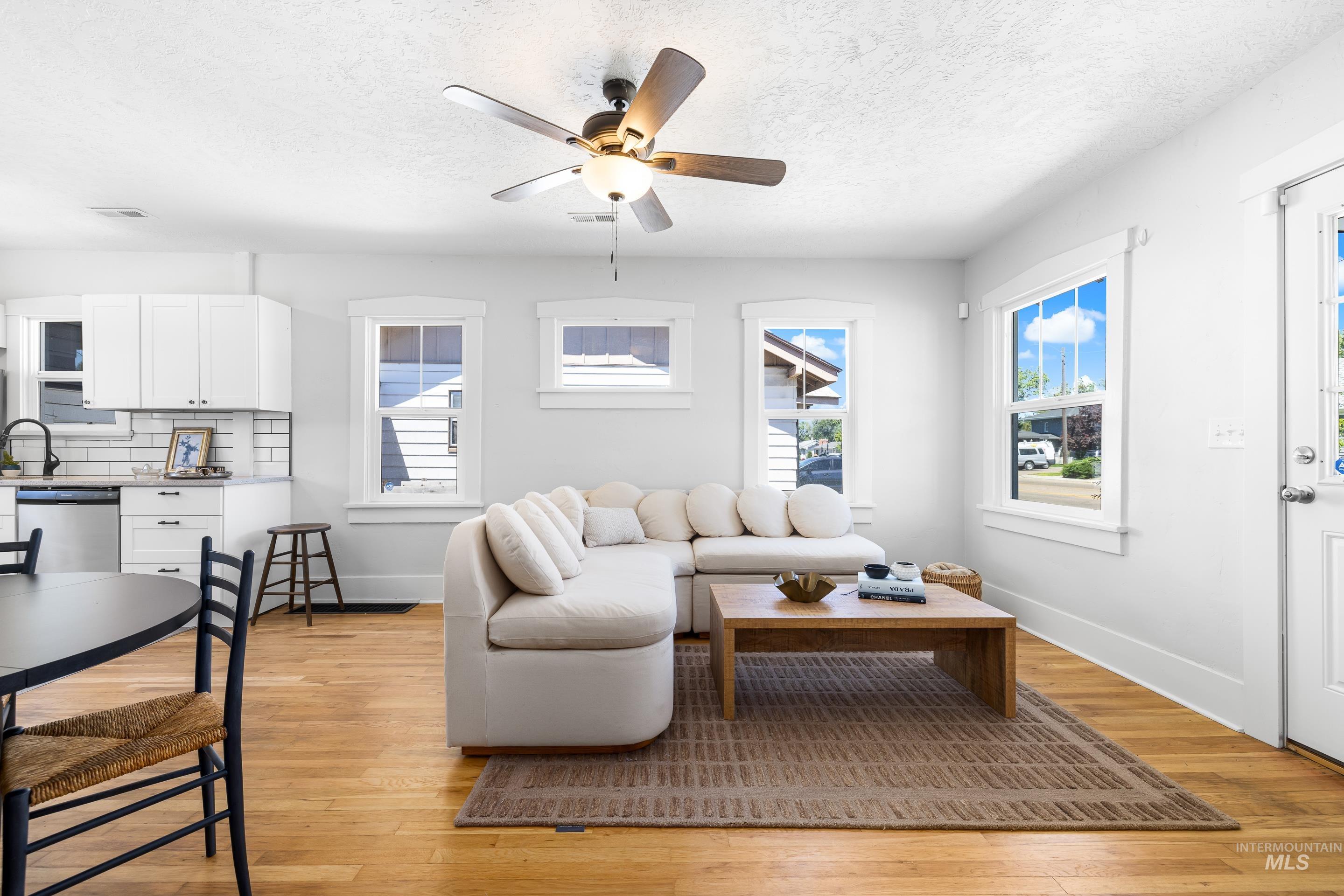 911 7th St South, Nampa, Idaho 83651, 3 Bedrooms, 2 Bathrooms, Residential For Sale, Price $345,000,MLS 98957973