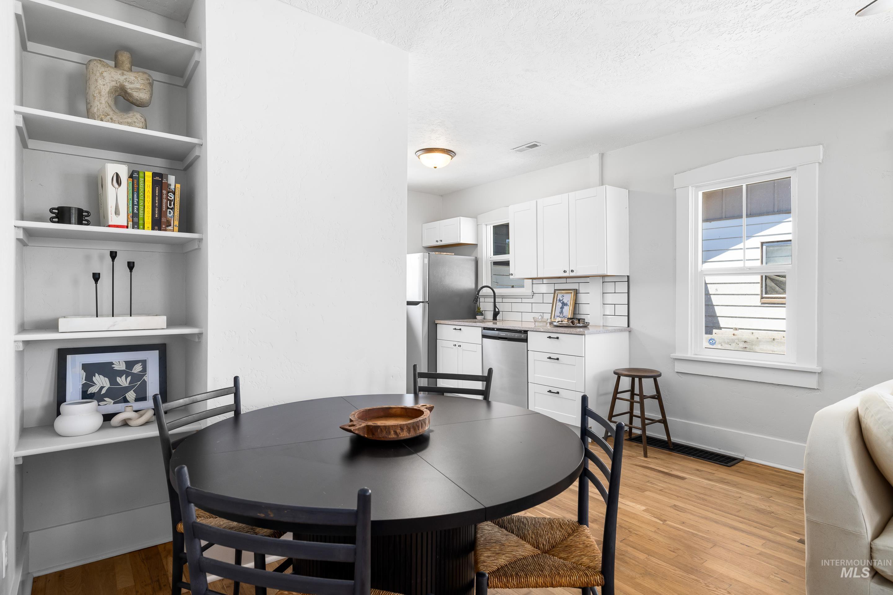 911 7th St South, Nampa, Idaho 83651, 3 Bedrooms, 2 Bathrooms, Residential For Sale, Price $345,000,MLS 98957973