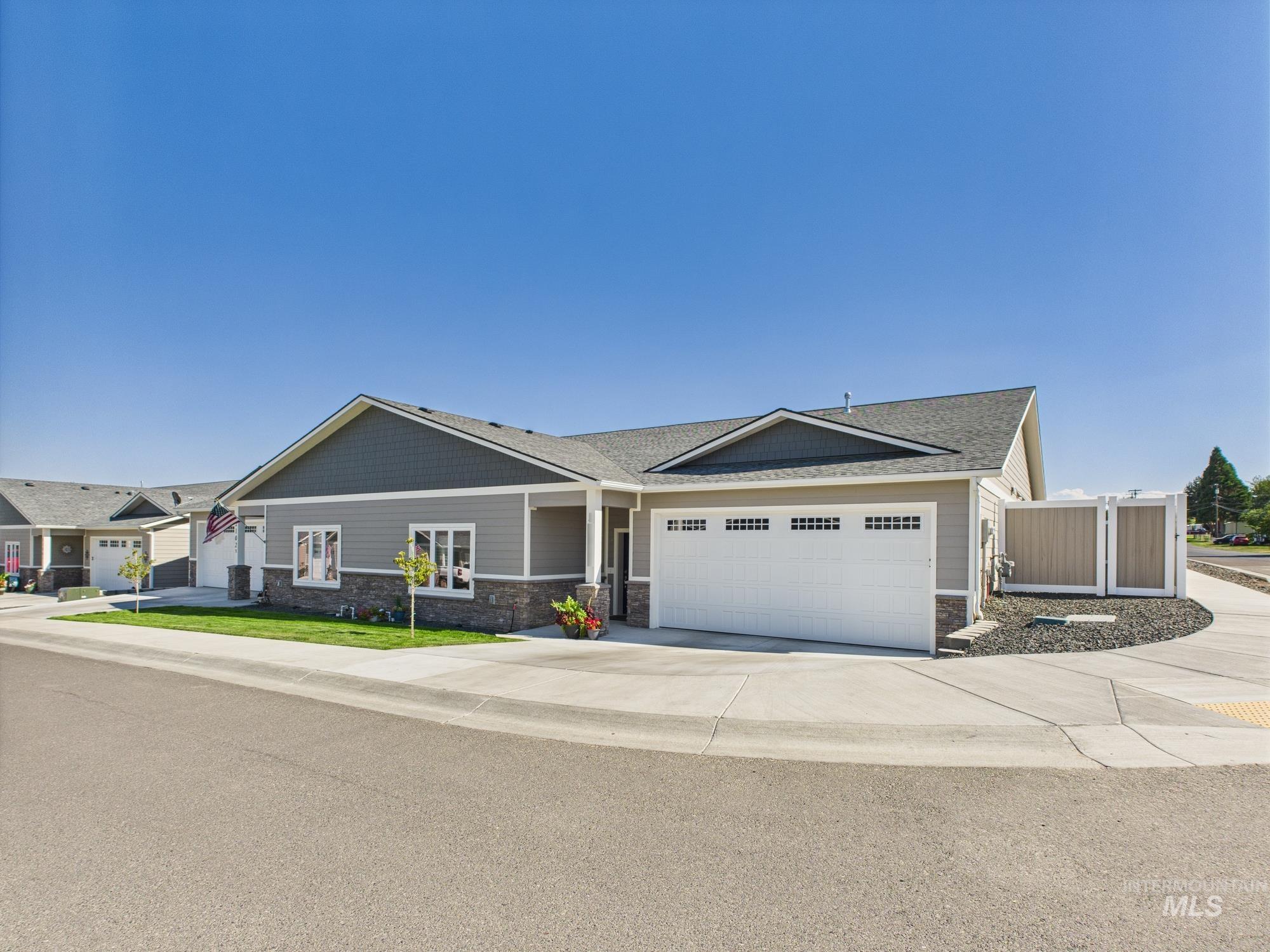 2102 Alder Ave, Lewiston, Idaho 83501, 3 Bedrooms, 2 Bathrooms, Residential For Sale, Price $524,900,MLS 98957995