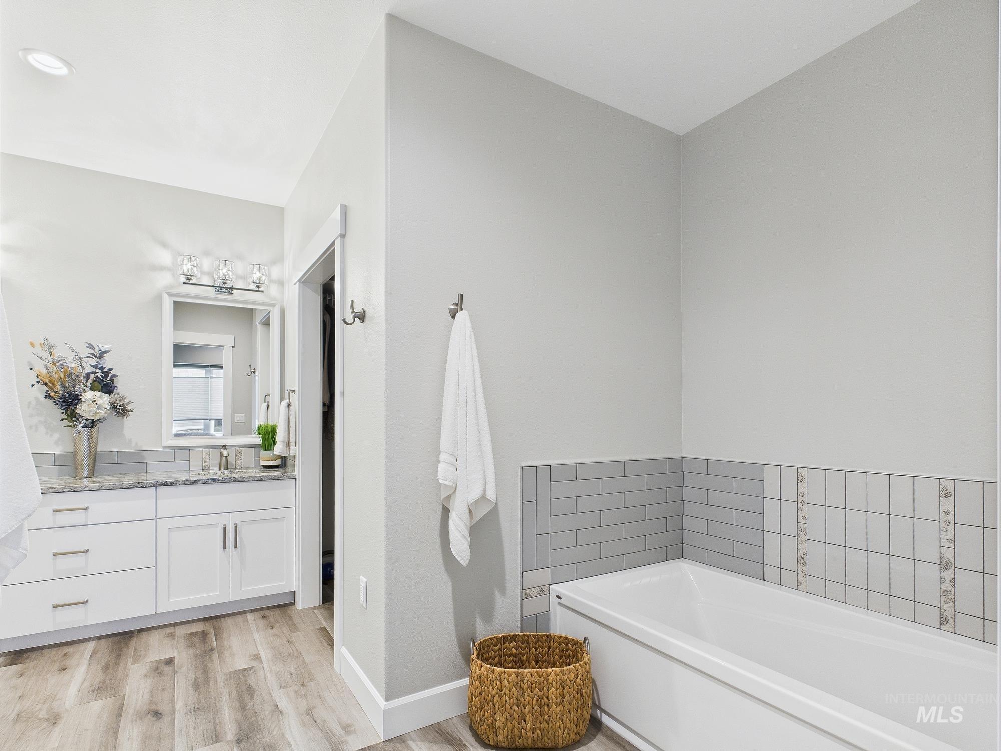 2102 Alder Ave, Lewiston, Idaho 83501, 3 Bedrooms, 2 Bathrooms, Residential For Sale, Price $524,900,MLS 98957995