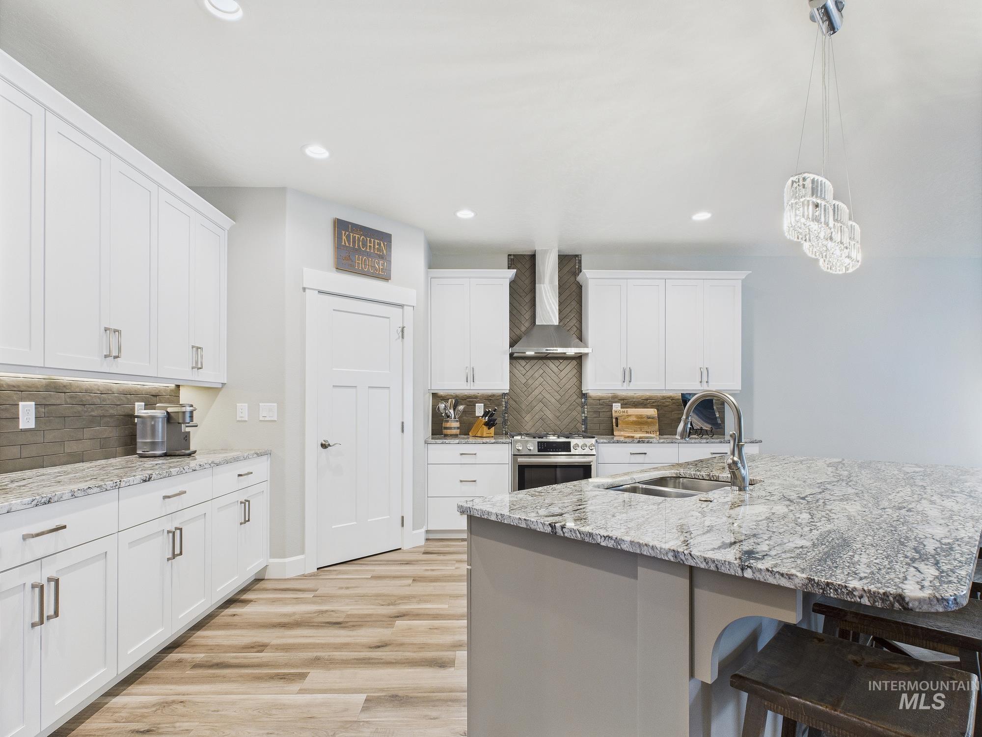 2102 Alder Ave, Lewiston, Idaho 83501, 3 Bedrooms, 2 Bathrooms, Residential For Sale, Price $524,900,MLS 98957995