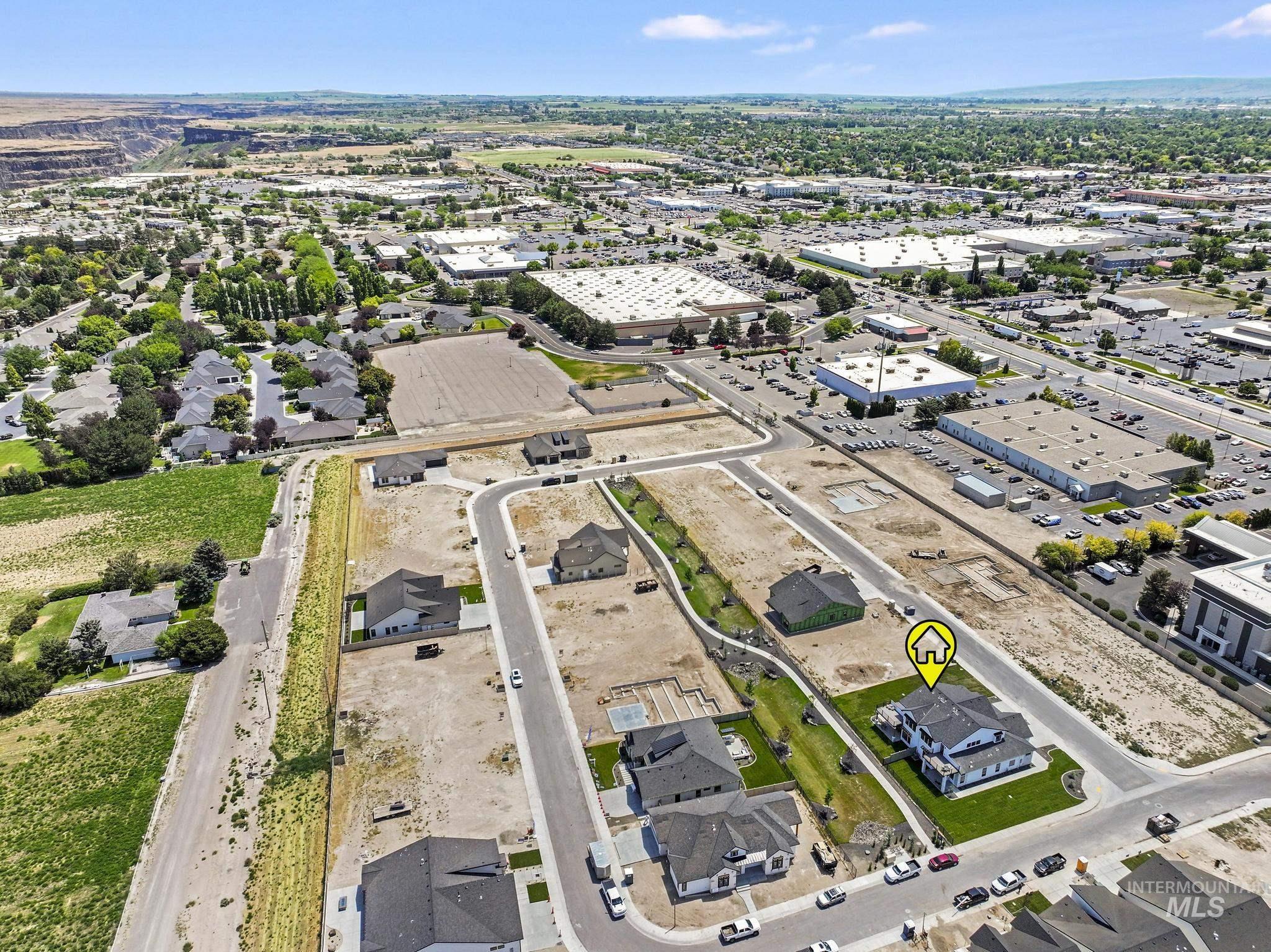 537 Canyon Mist Dr, Twin Falls, Idaho 83301, 3 Bedrooms, 2.5 Bathrooms, Residential For Sale, Price $639,998, 98958004