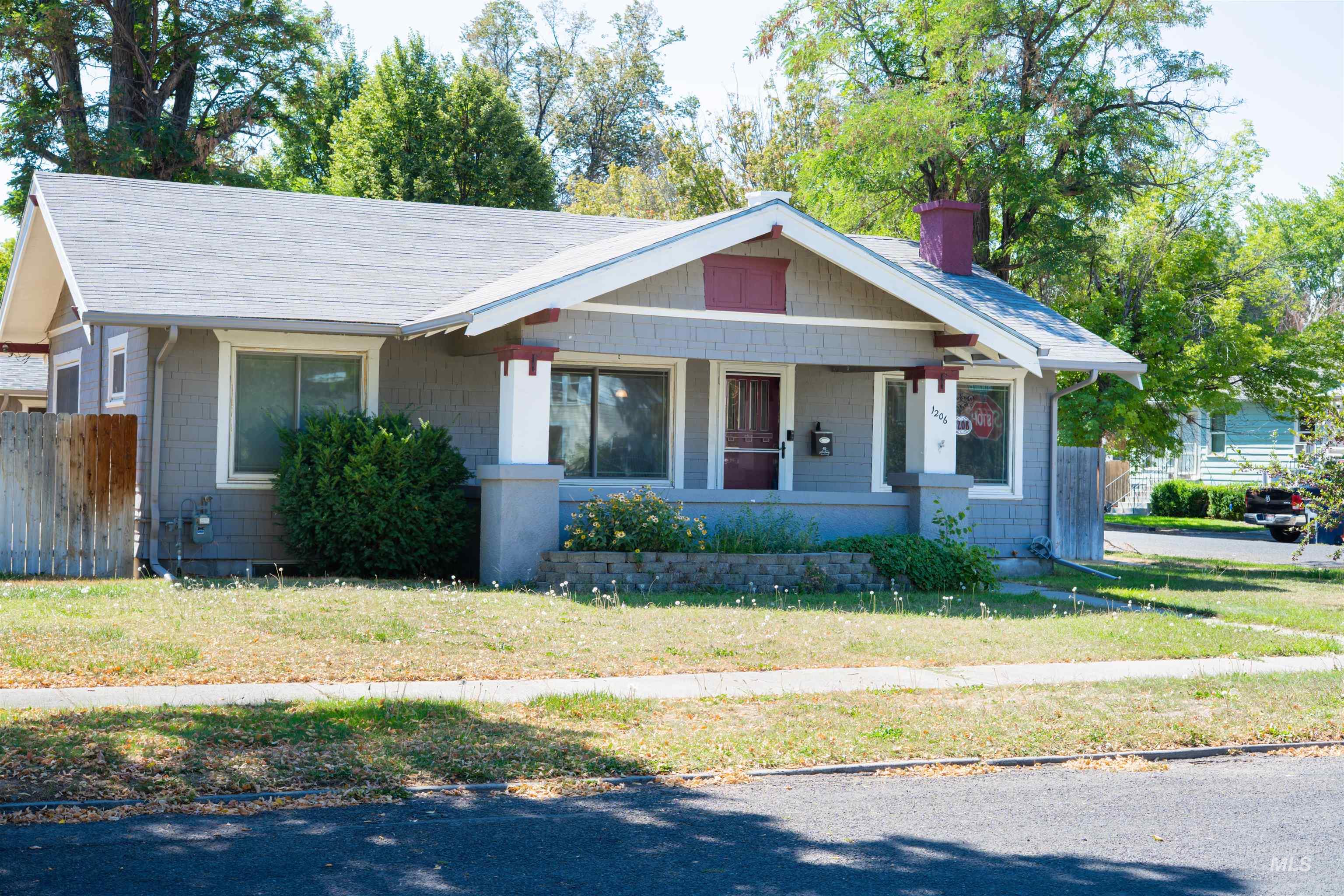 1206 9th Ave East, Twin Falls, Idaho 83301, 3 Bedrooms, 1 Bathroom, Residential For Sale, Price $295,000, 98958030