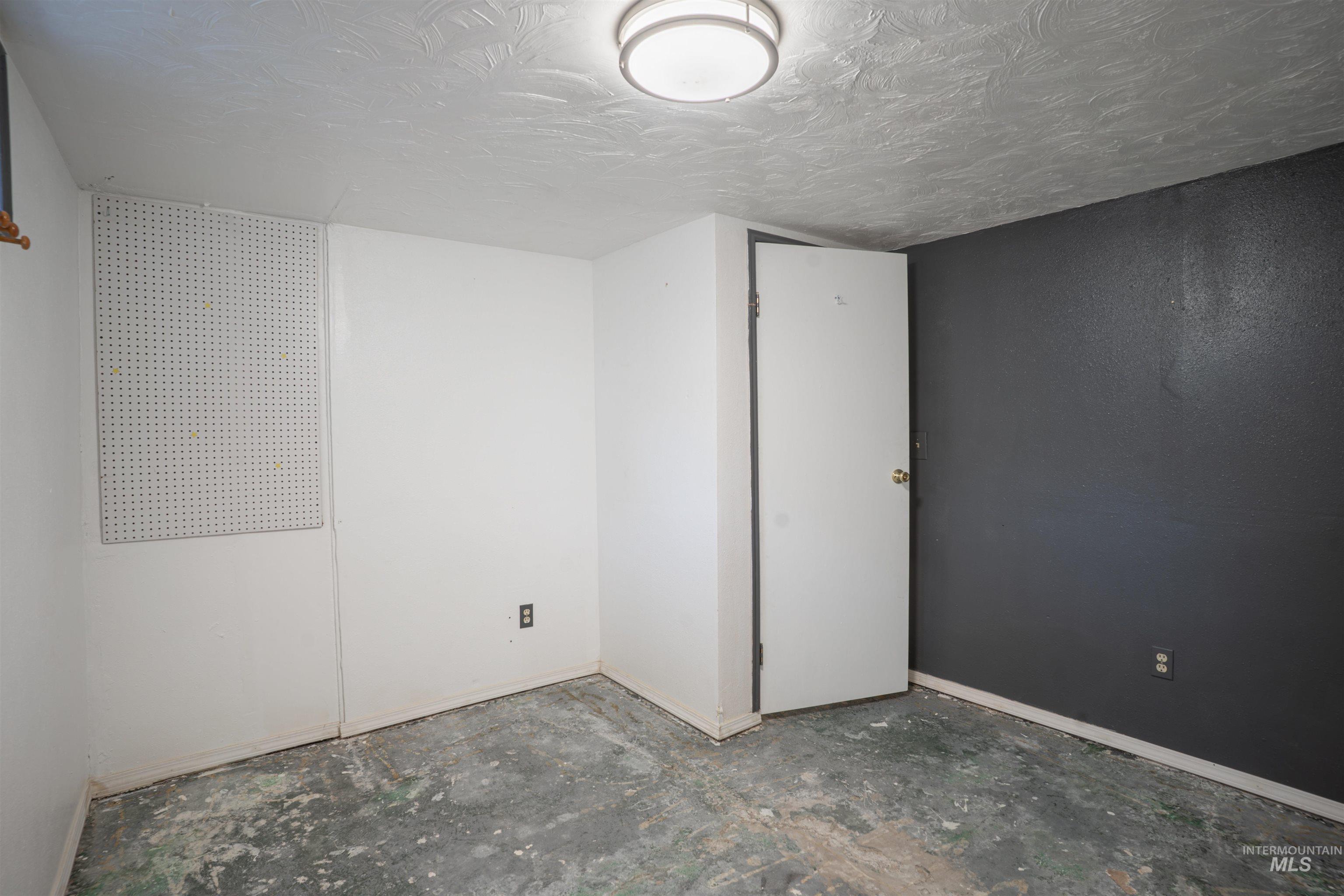 1206 9th Ave East, Twin Falls, Idaho 83301, 3 Bedrooms, 1 Bathroom, Residential For Sale, Price $295,000, 98958030