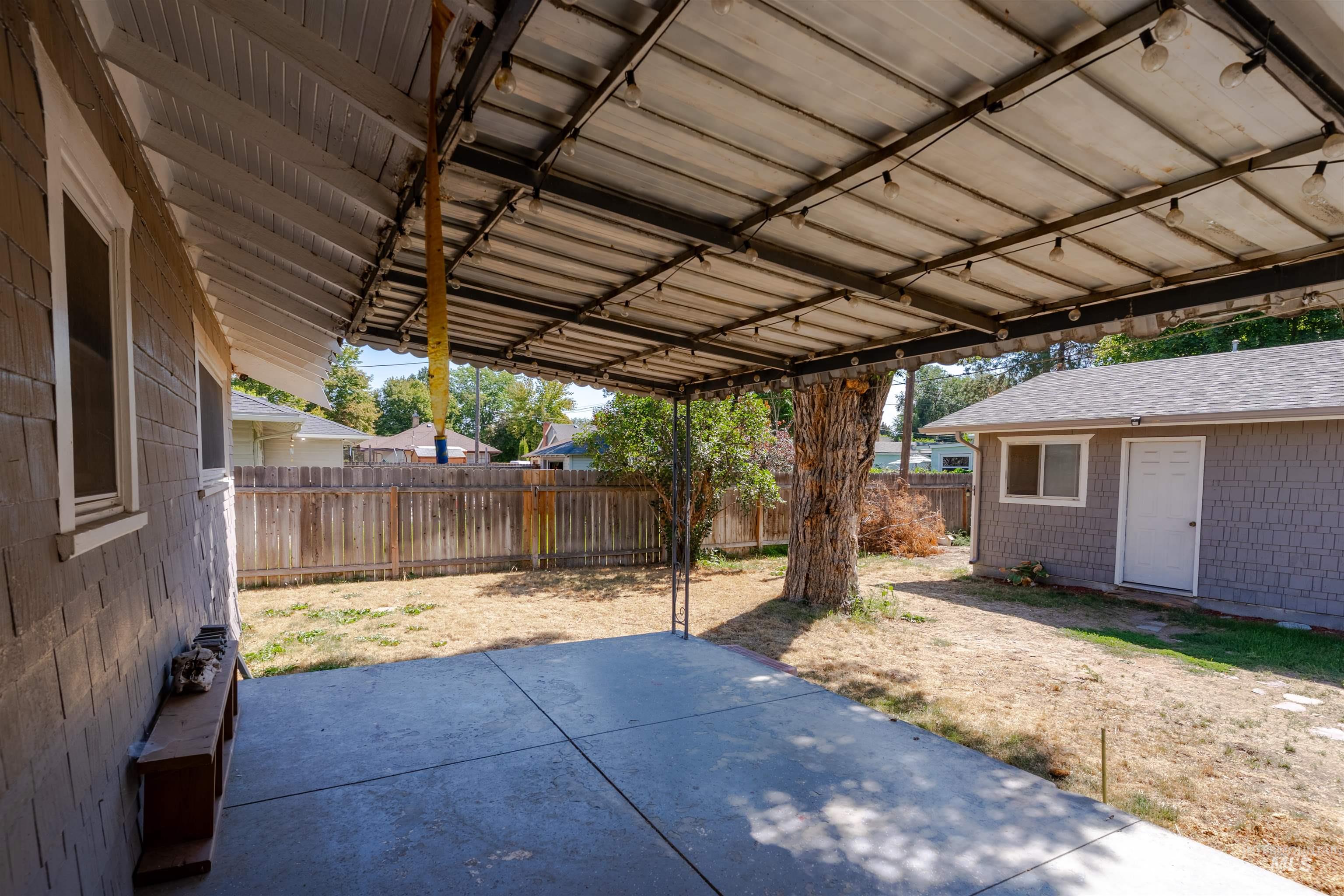 1206 9th Ave East, Twin Falls, Idaho 83301, 3 Bedrooms, 1 Bathroom, Residential For Sale, Price $295,000, 98958030