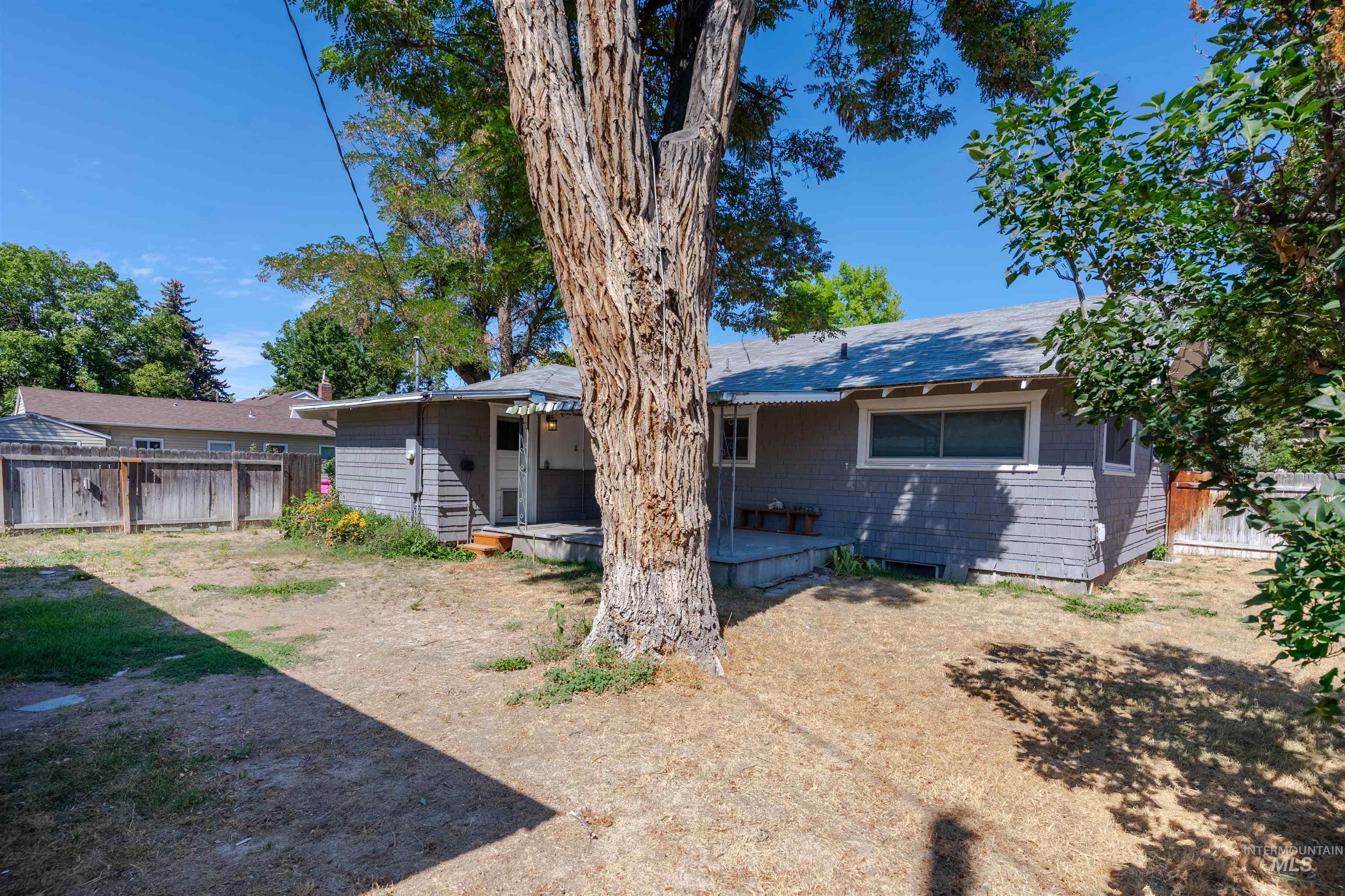 1206 9th Ave East, Twin Falls, Idaho 83301, 3 Bedrooms, 1 Bathroom, Residential For Sale, Price $295,000, 98958030