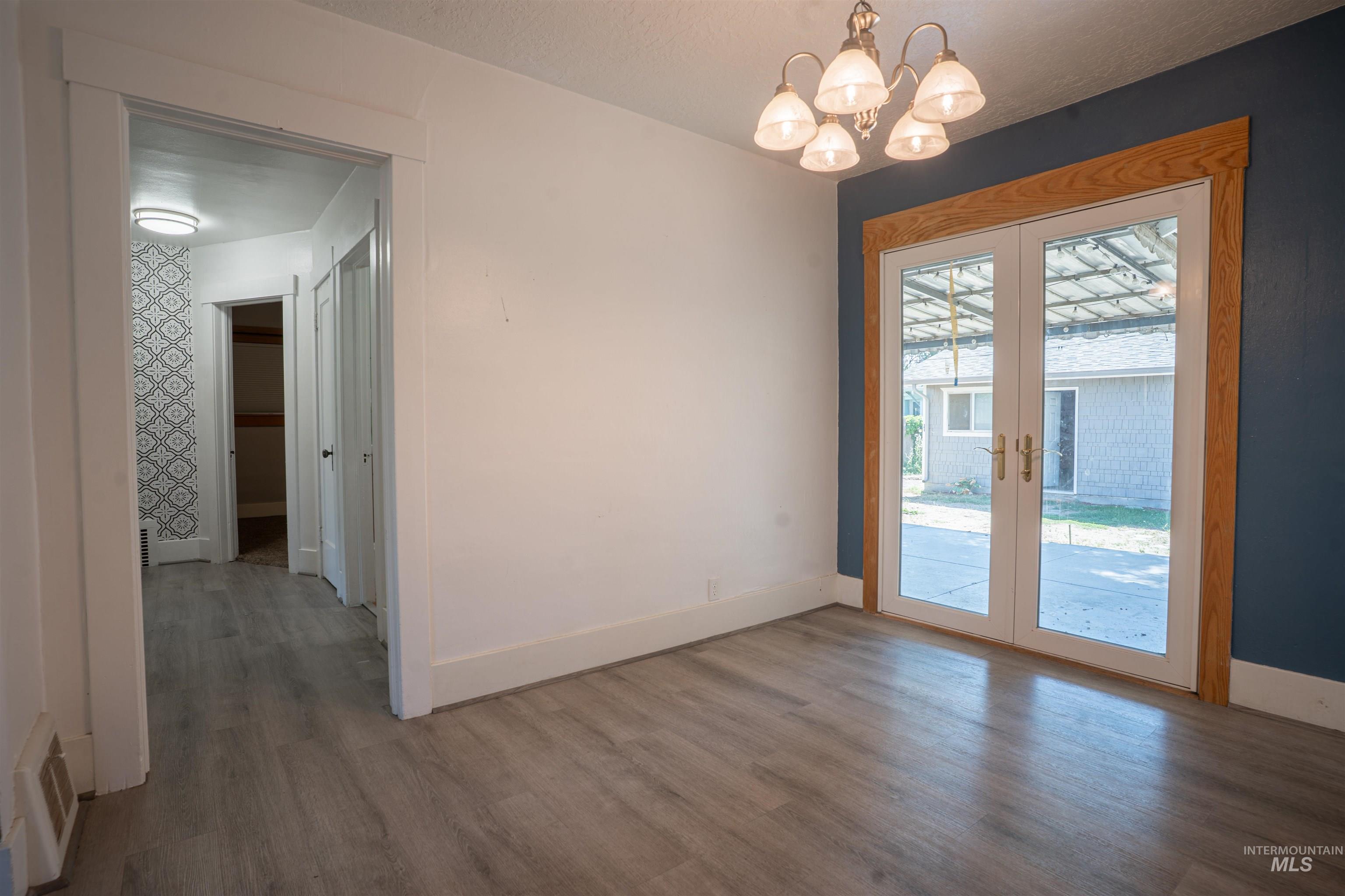 1206 9th Ave East, Twin Falls, Idaho 83301, 3 Bedrooms, 1 Bathroom, Residential For Sale, Price $295,000, 98958030