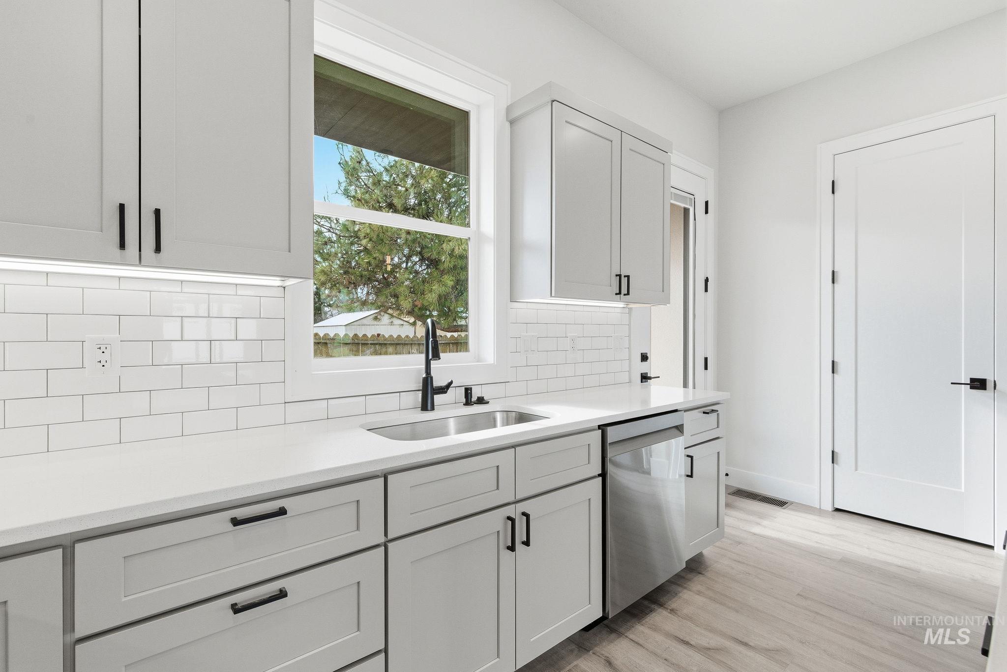 6821 W Ustick, Boise, Idaho 83704, 3 Bedrooms, 2.5 Bathrooms, Residential For Sale, Price $569,900, 98958098