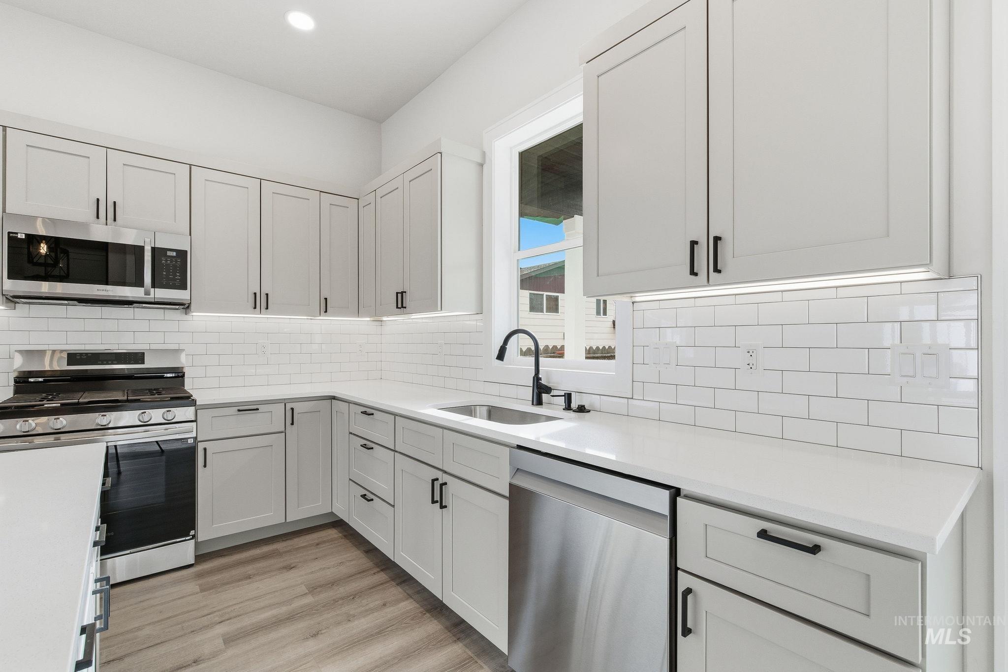 6821 W Ustick, Boise, Idaho 83704, 3 Bedrooms, 2.5 Bathrooms, Residential For Sale, Price $569,900, 98958098