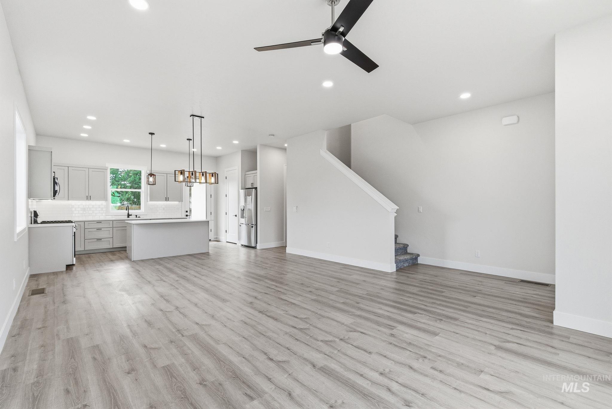 6821 W Ustick, Boise, Idaho 83704, 3 Bedrooms, 2.5 Bathrooms, Residential For Sale, Price $569,900, 98958098