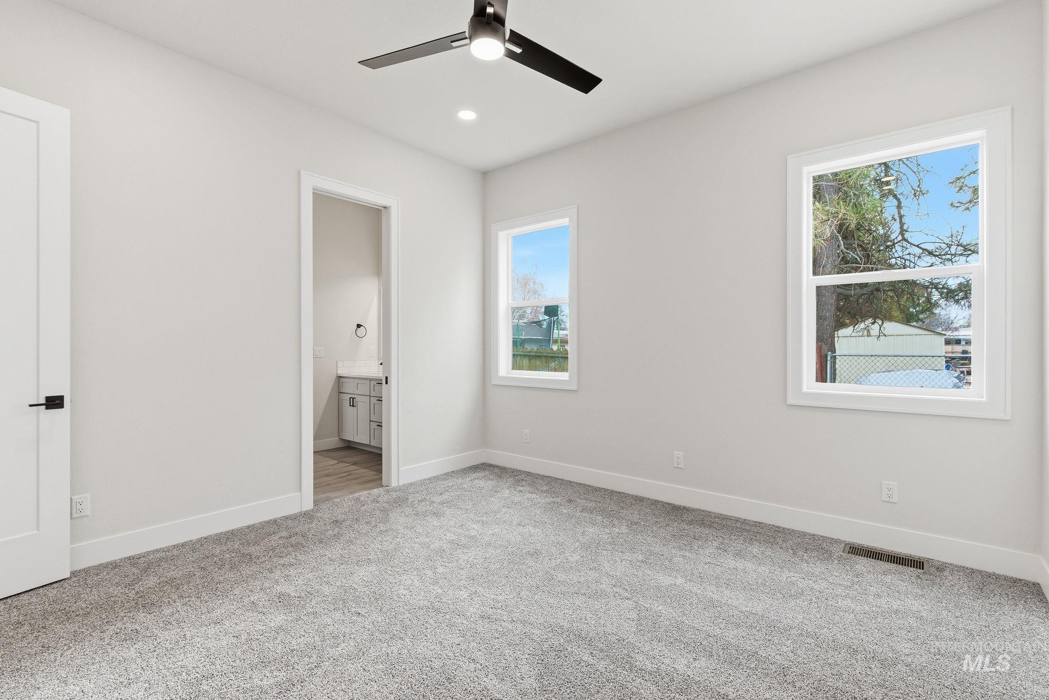 6821 W Ustick, Boise, Idaho 83704, 3 Bedrooms, 2.5 Bathrooms, Residential For Sale, Price $569,900, 98958098