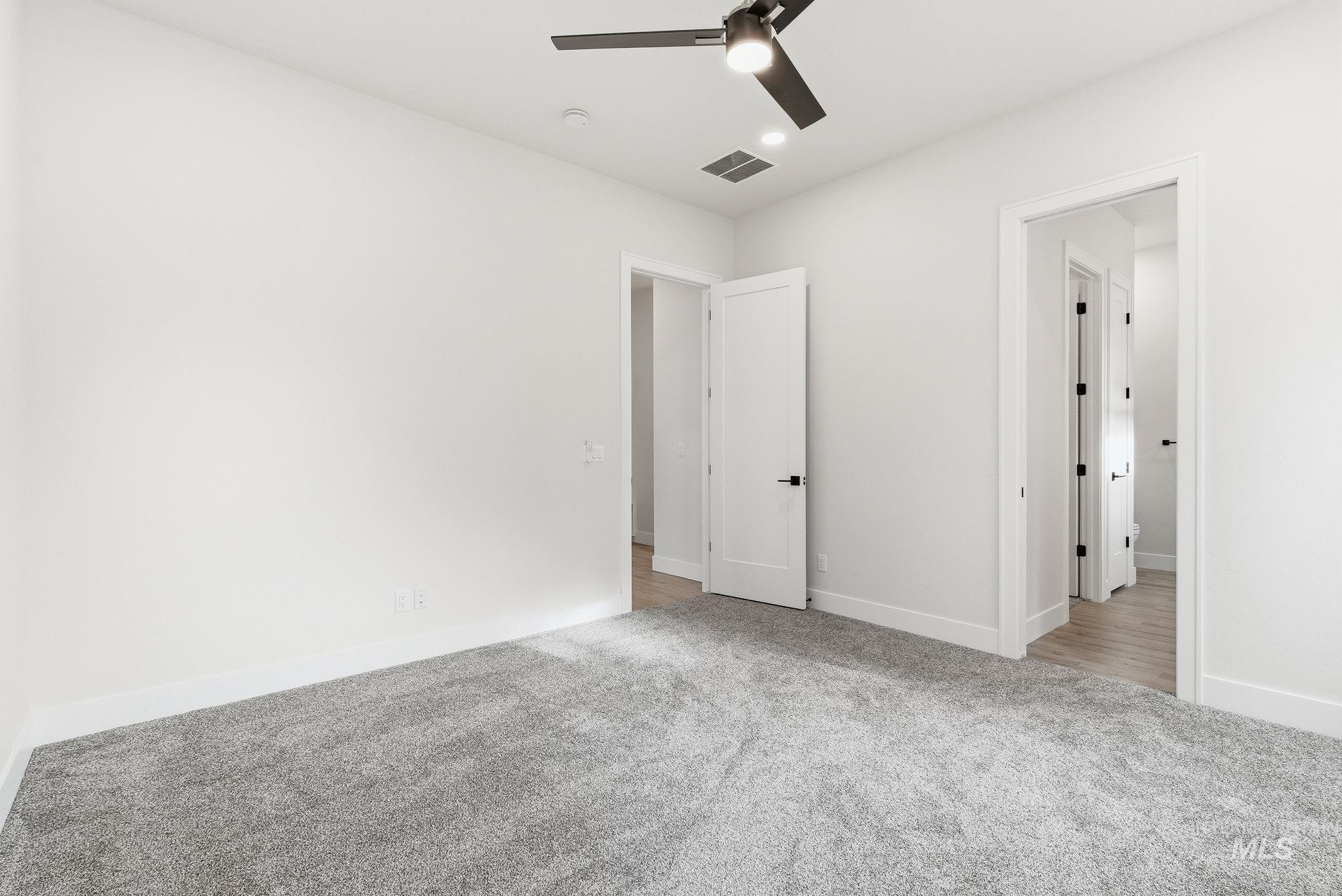 6821 W Ustick, Boise, Idaho 83704, 3 Bedrooms, 2.5 Bathrooms, Residential For Sale, Price $569,900, 98958098