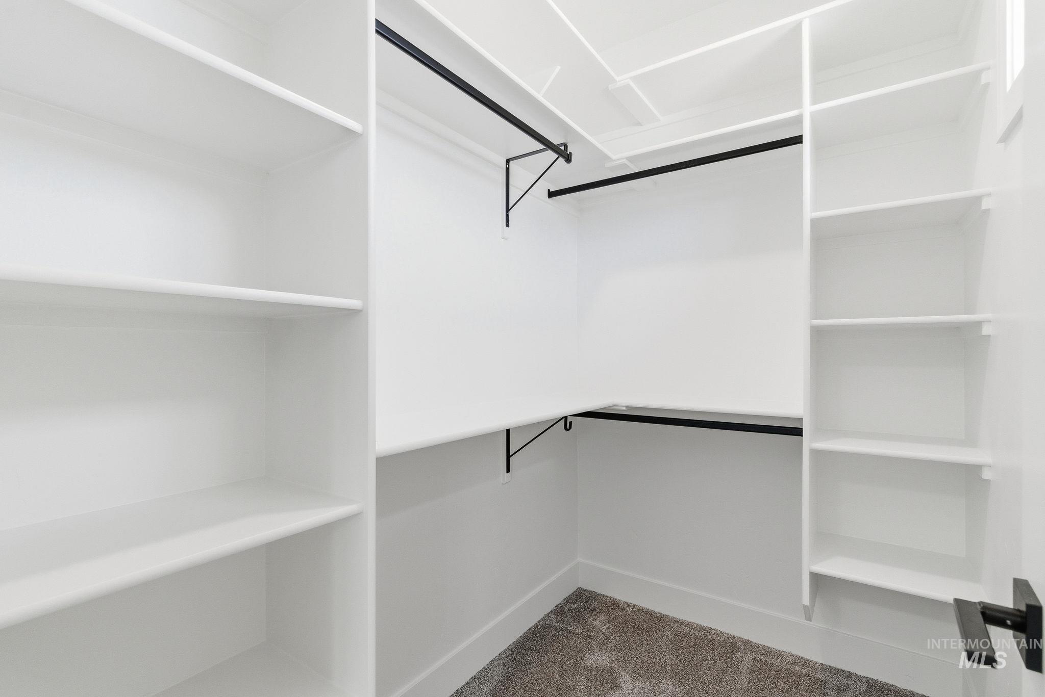 6821 W Ustick, Boise, Idaho 83704, 3 Bedrooms, 2.5 Bathrooms, Residential For Sale, Price $569,900, 98958098