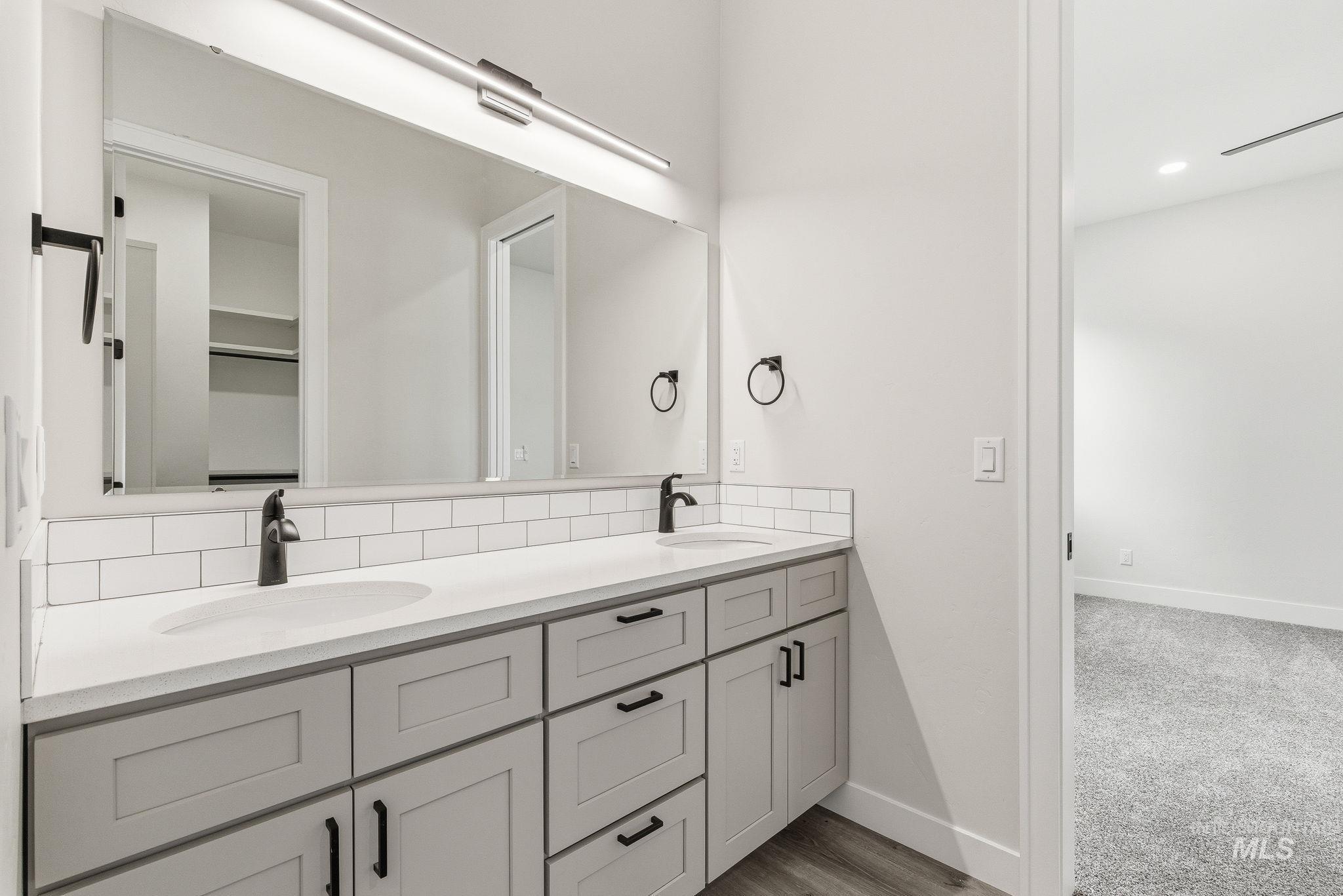 6821 W Ustick, Boise, Idaho 83704, 3 Bedrooms, 2.5 Bathrooms, Residential For Sale, Price $569,900, 98958098