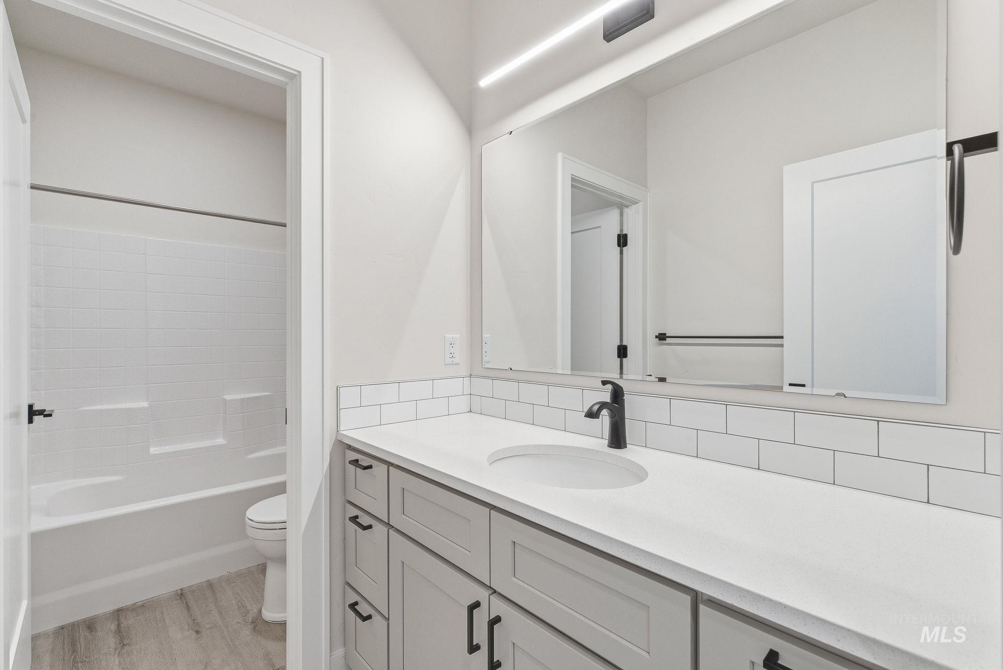 6821 W Ustick, Boise, Idaho 83704, 3 Bedrooms, 2.5 Bathrooms, Residential For Sale, Price $569,900, 98958098