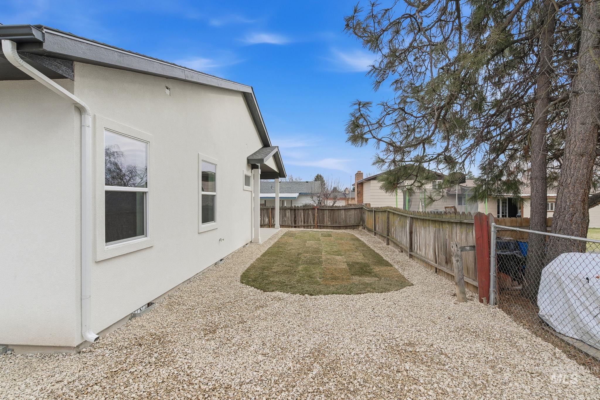 6821 W Ustick, Boise, Idaho 83704, 3 Bedrooms, 2.5 Bathrooms, Residential For Sale, Price $569,900, 98958098