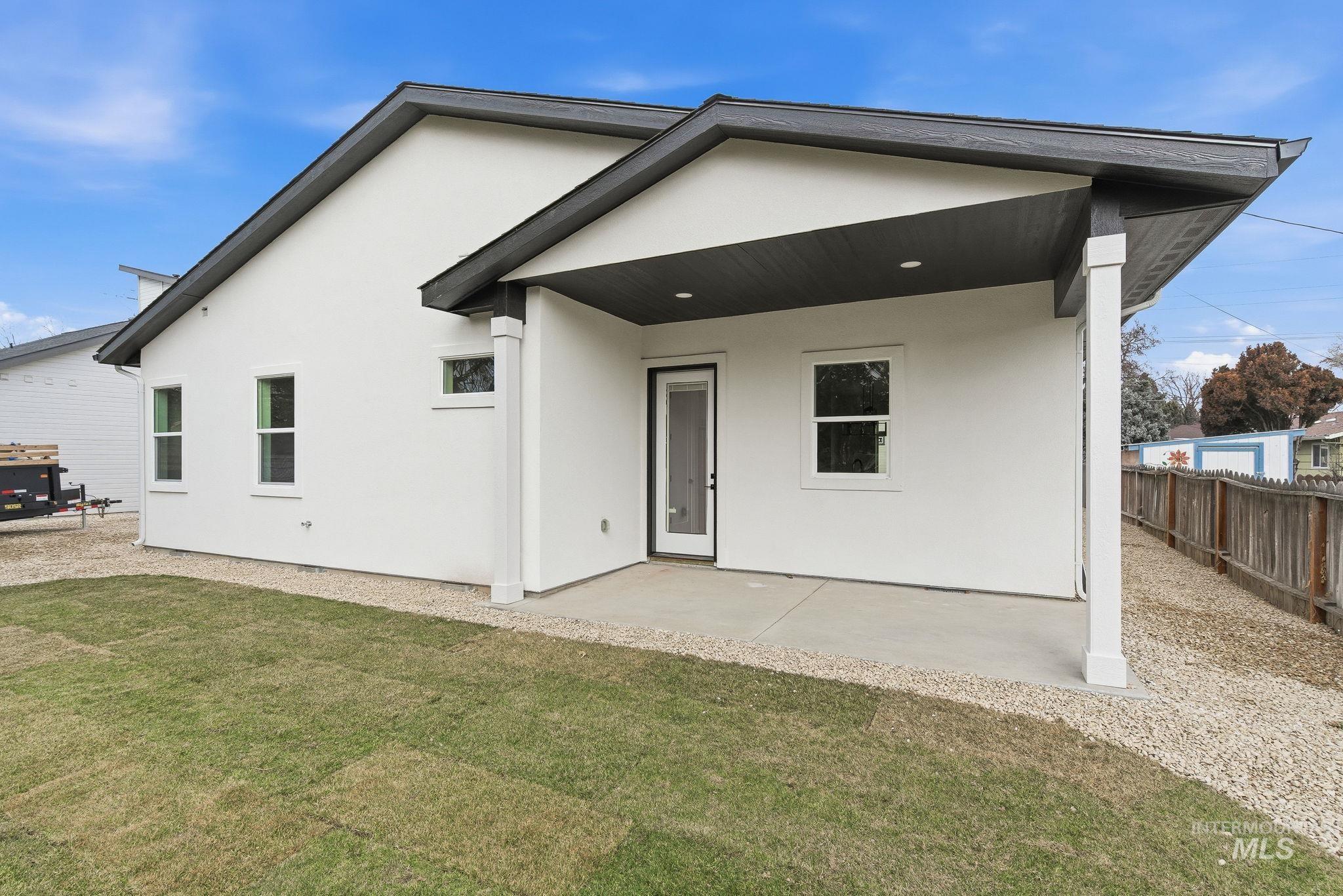 6821 W Ustick, Boise, Idaho 83704, 3 Bedrooms, 2.5 Bathrooms, Residential For Sale, Price $569,900, 98958098